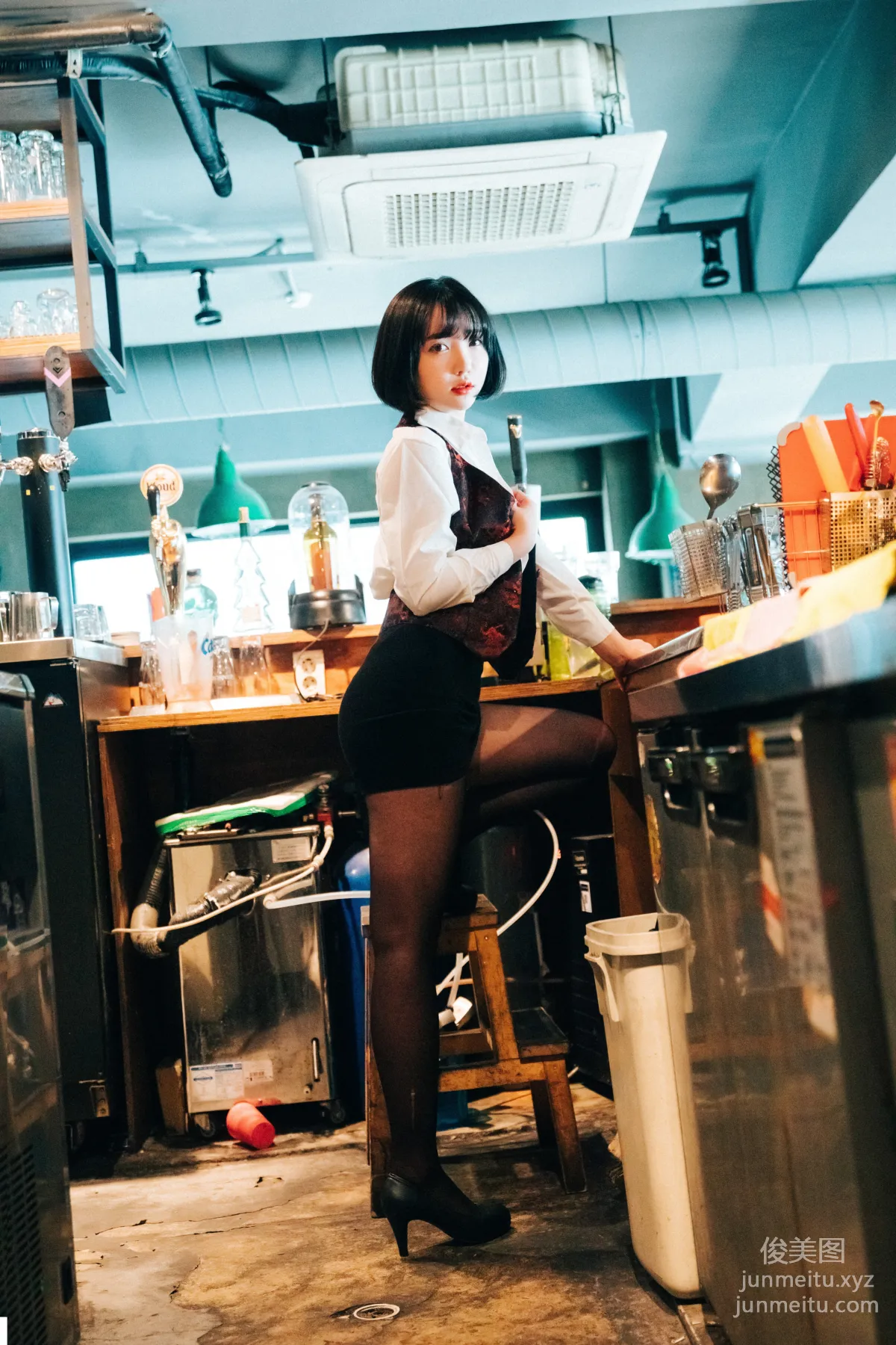 040.[Loozy] Ye Eun 손예은 - Tainted love bar [126P] page 28