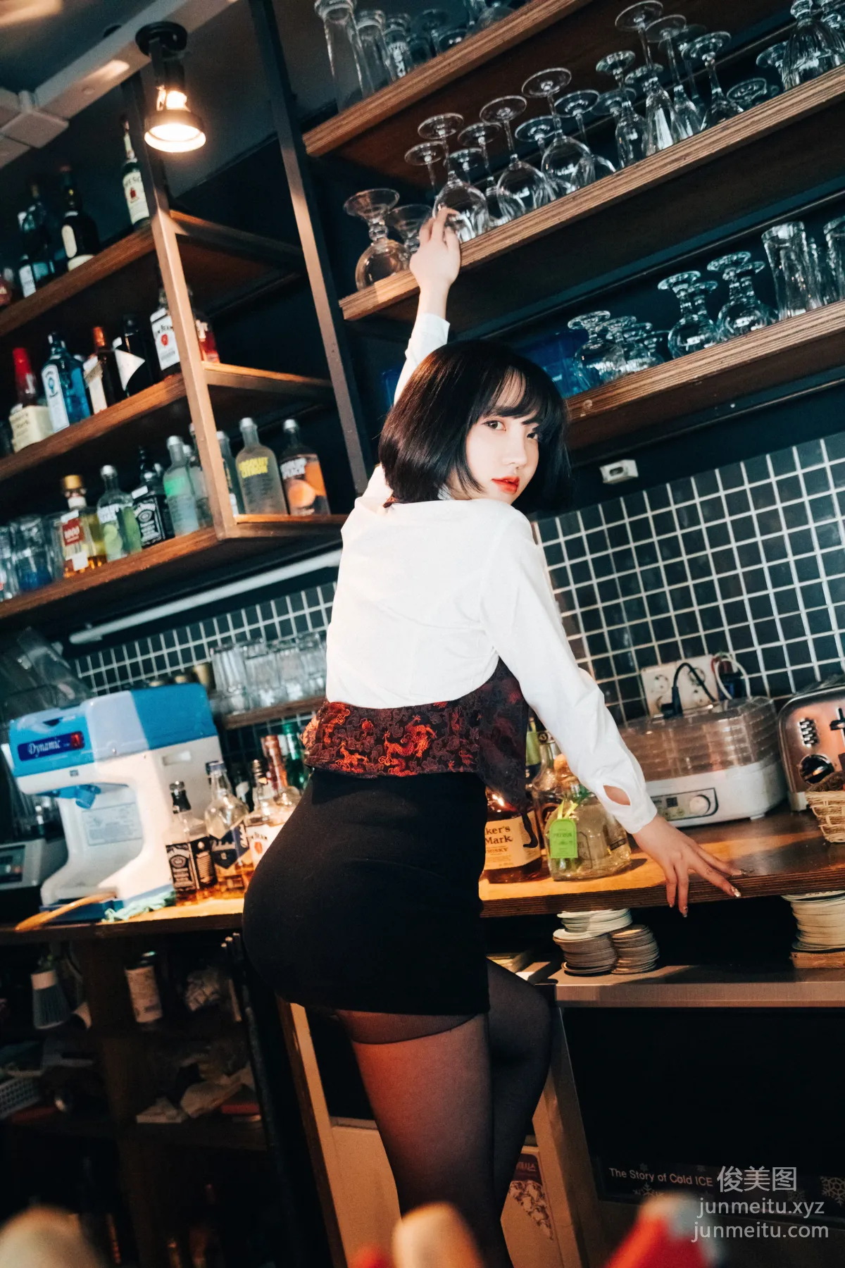 040.[Loozy] Ye Eun 손예은 - Tainted love bar [126P] page 32