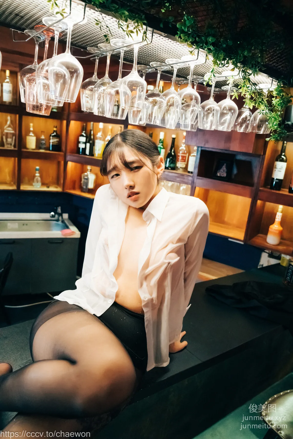 134.[Loozy] SonSon (손손) - S Bar[107P] page 34