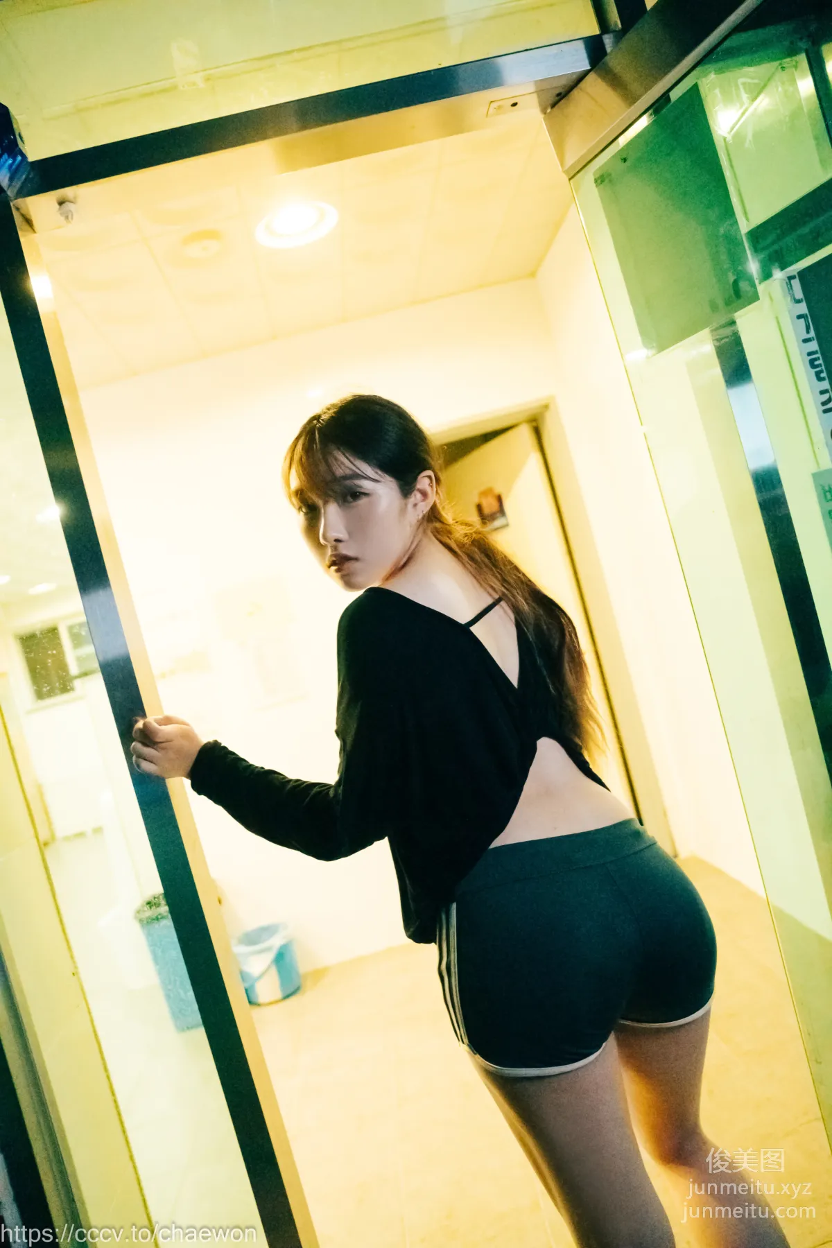 140.[Loozy] SonSon (손손) - Public Toilet - part 01[157P] page 60