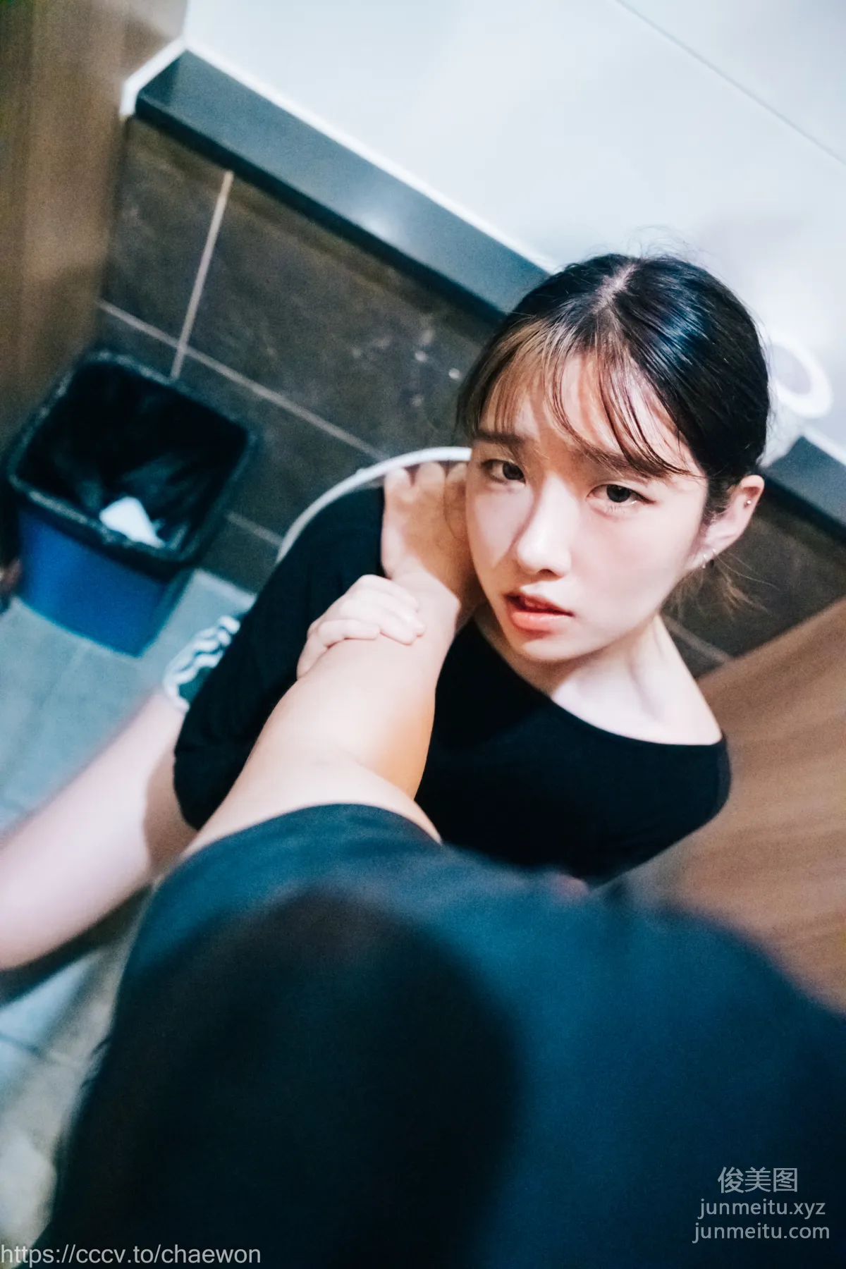 140.[Loozy] SonSon (손손) - Public Toilet - part 01[157P] page 79