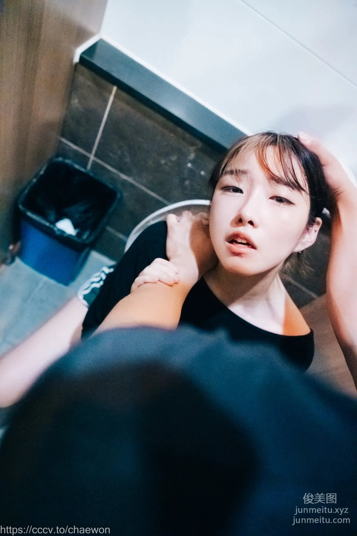 140.[Loozy] SonSon (손손) - Public Toilet - part 01[157P] page 81