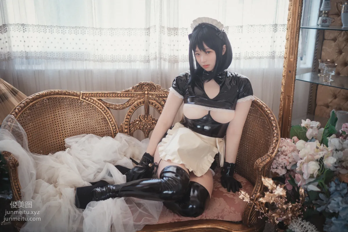 009.[DJAWA] Bambi - Femme de Chambre en Latex[67P] page 49