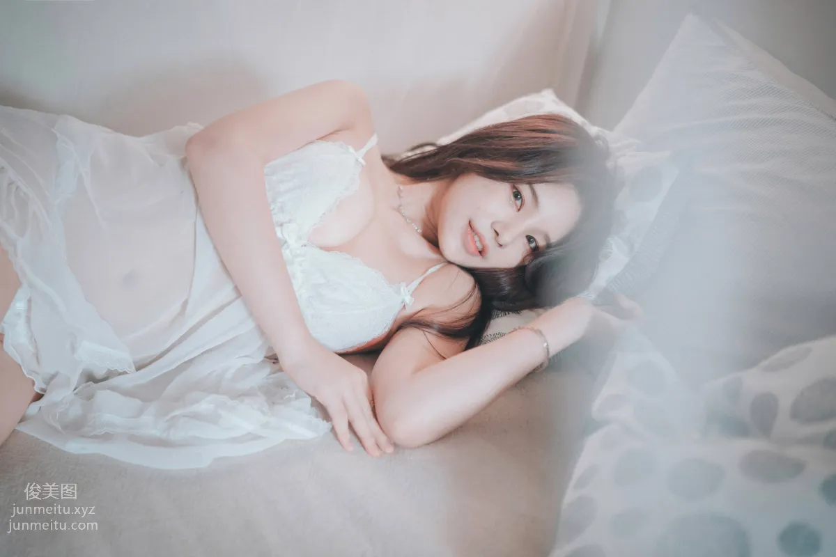 167.[DJAWA] ZZYuri - Alluring White[44P] page 19