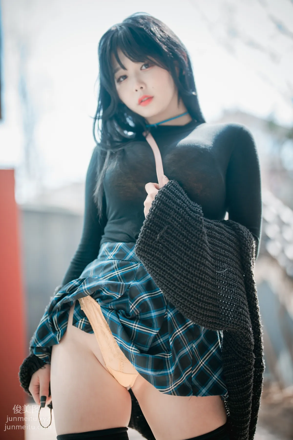 241.[DJAWA] Zia - Early Spring Walk in March[141P] page 33