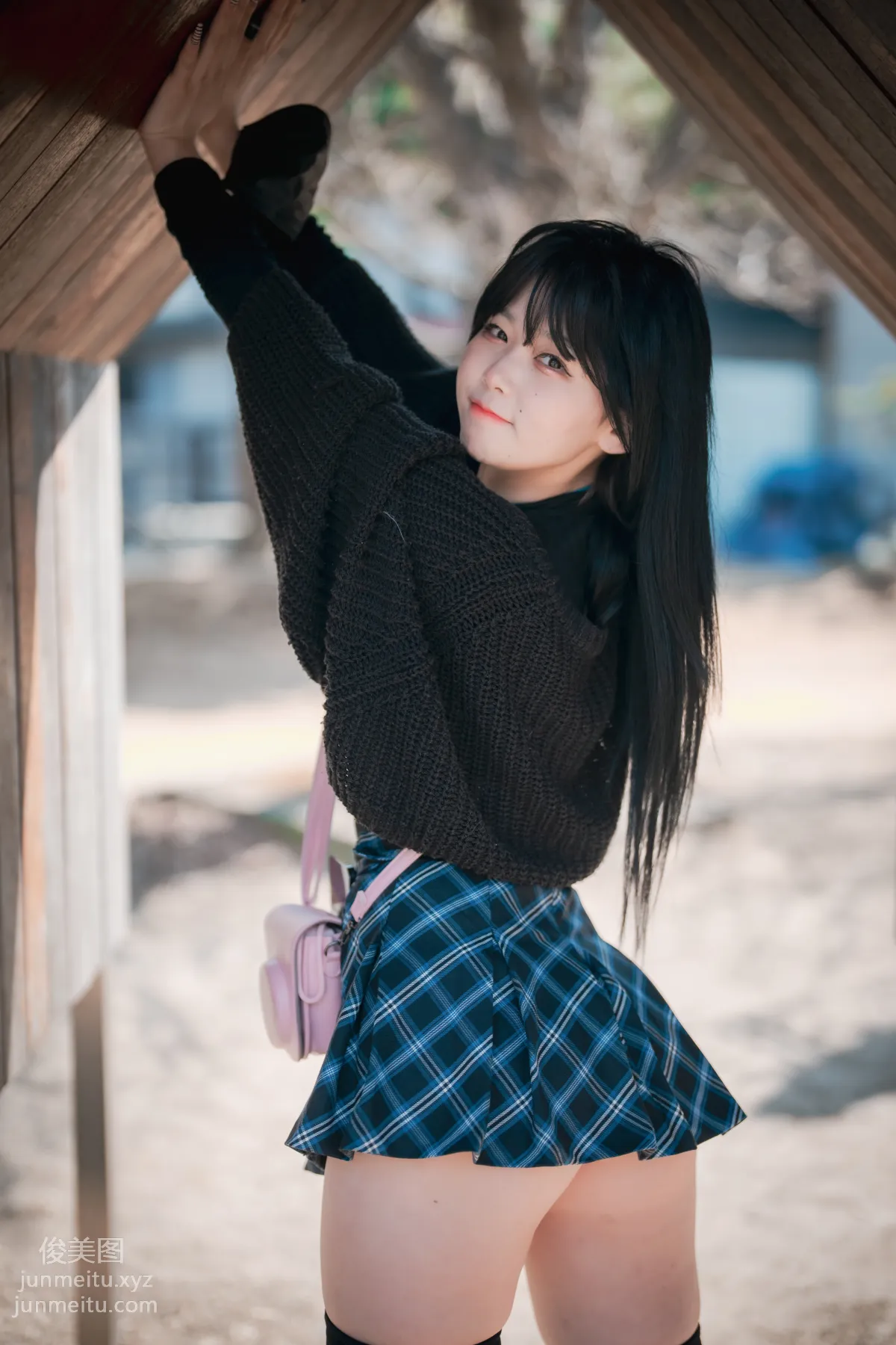 241.[DJAWA] Zia - Early Spring Walk in March[141P] page 47