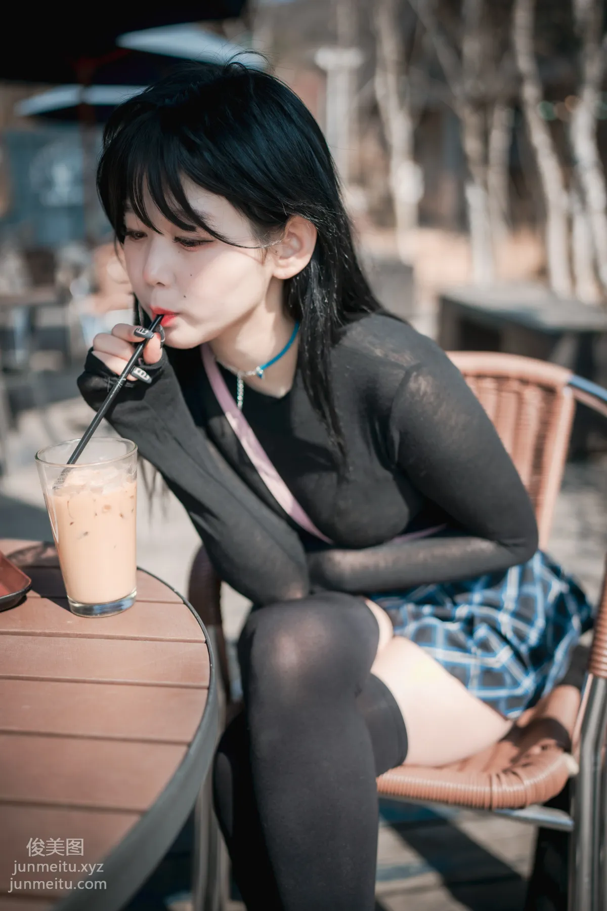 241.[DJAWA] Zia - Early Spring Walk in March[141P] page 61