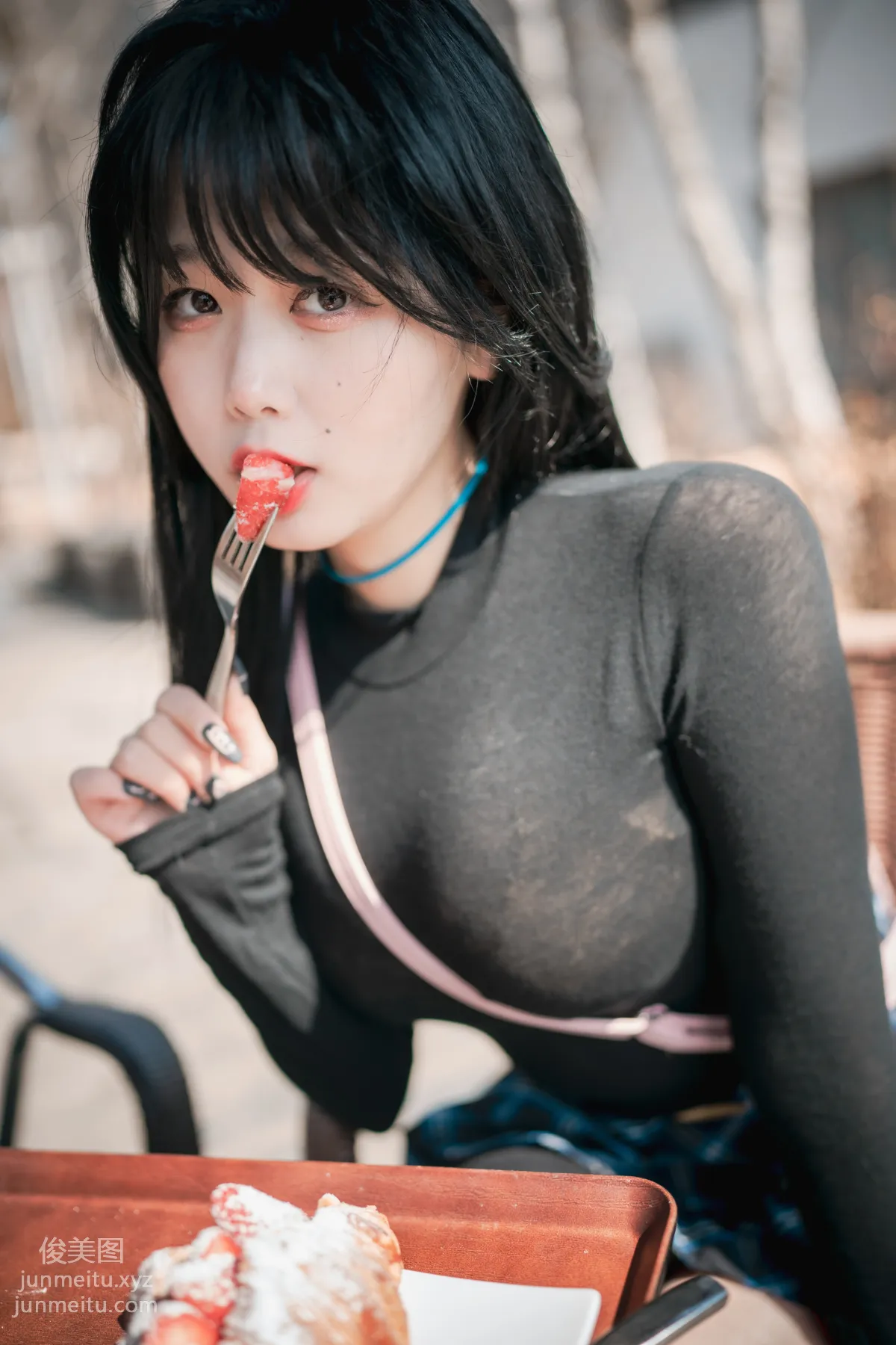 241.[DJAWA] Zia - Early Spring Walk in March[141P] page 69