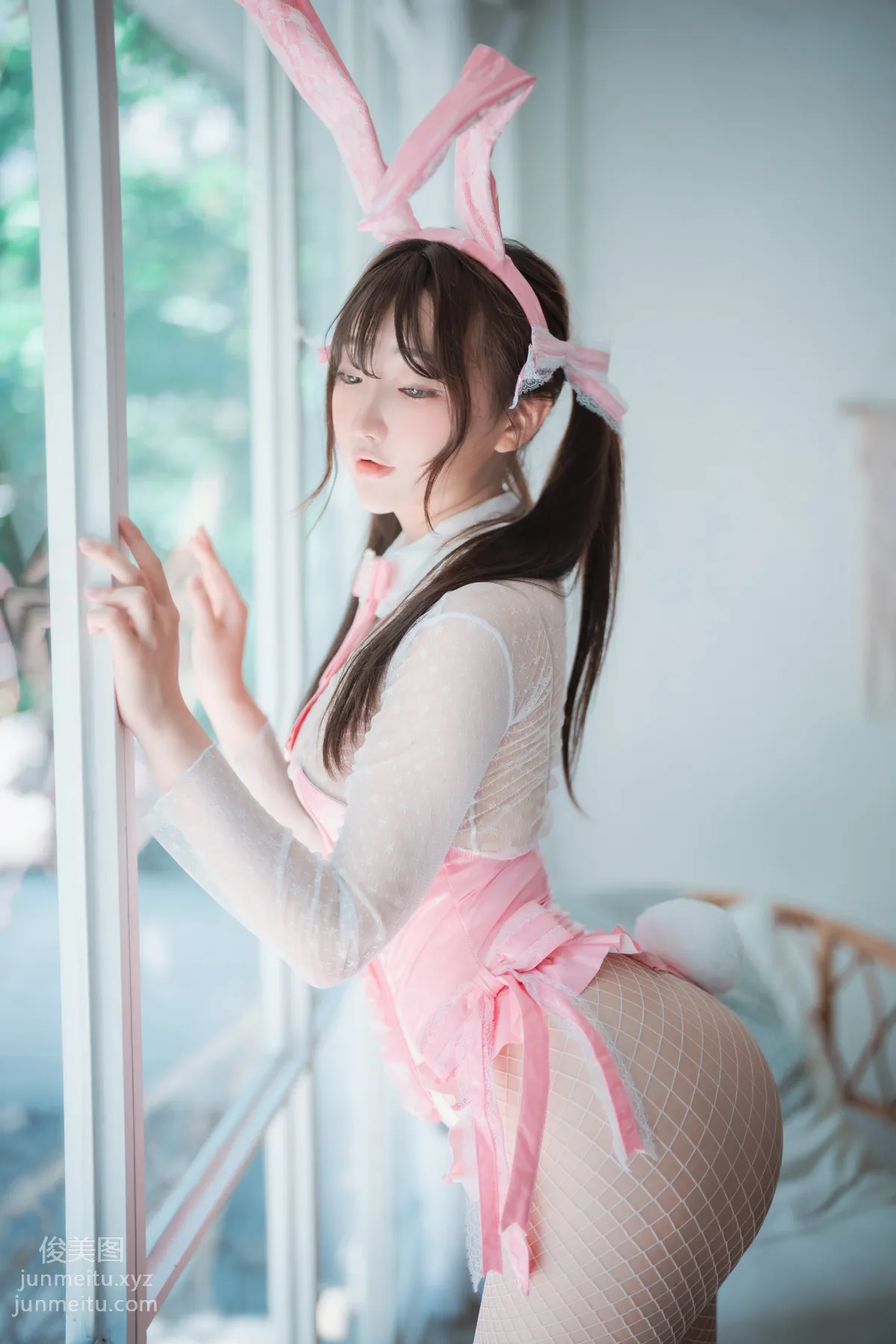 267.DJAWA Photo - Newbom - The Year of the Pink Bunny (+S.Ver)[72P] page 43