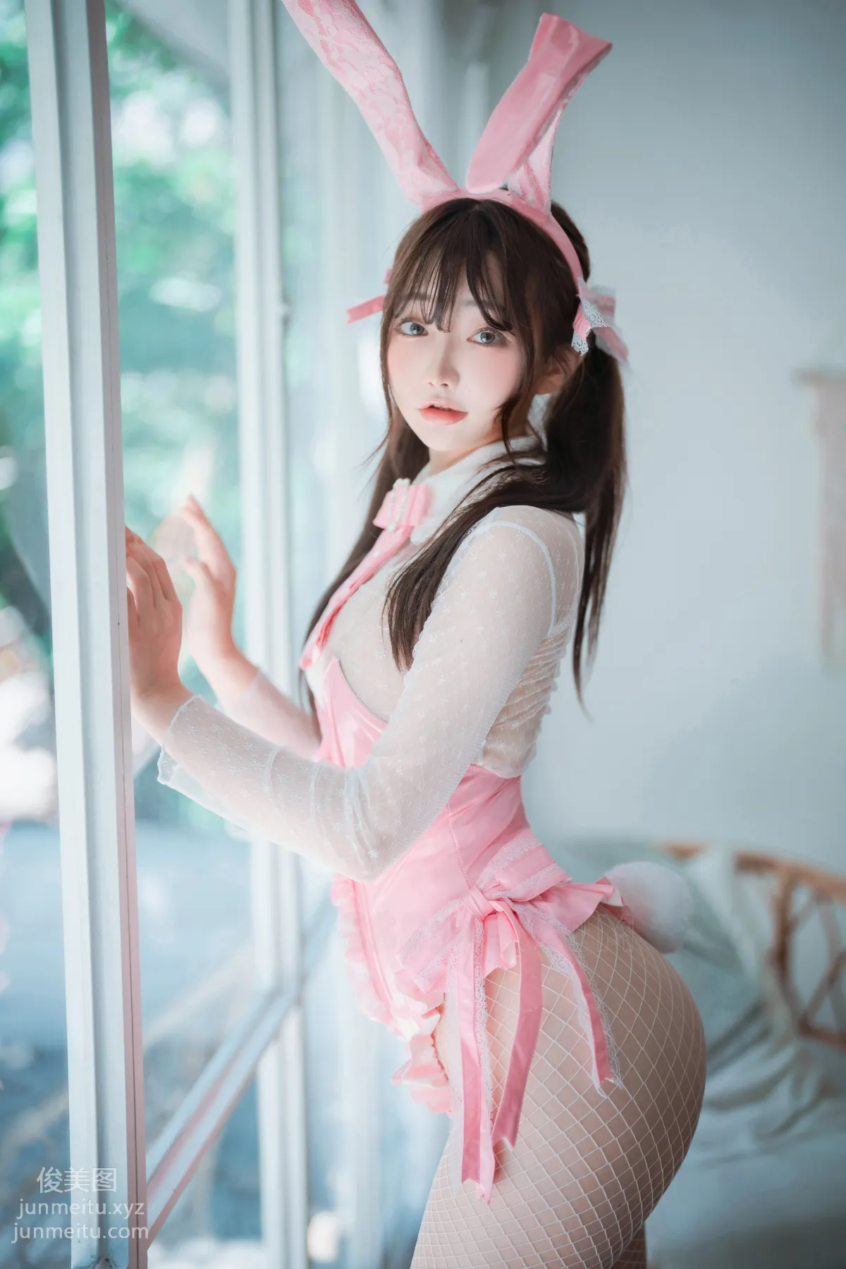 267.DJAWA Photo - Newbom - The Year of the Pink Bunny (+S.Ver)[72P] page 44
