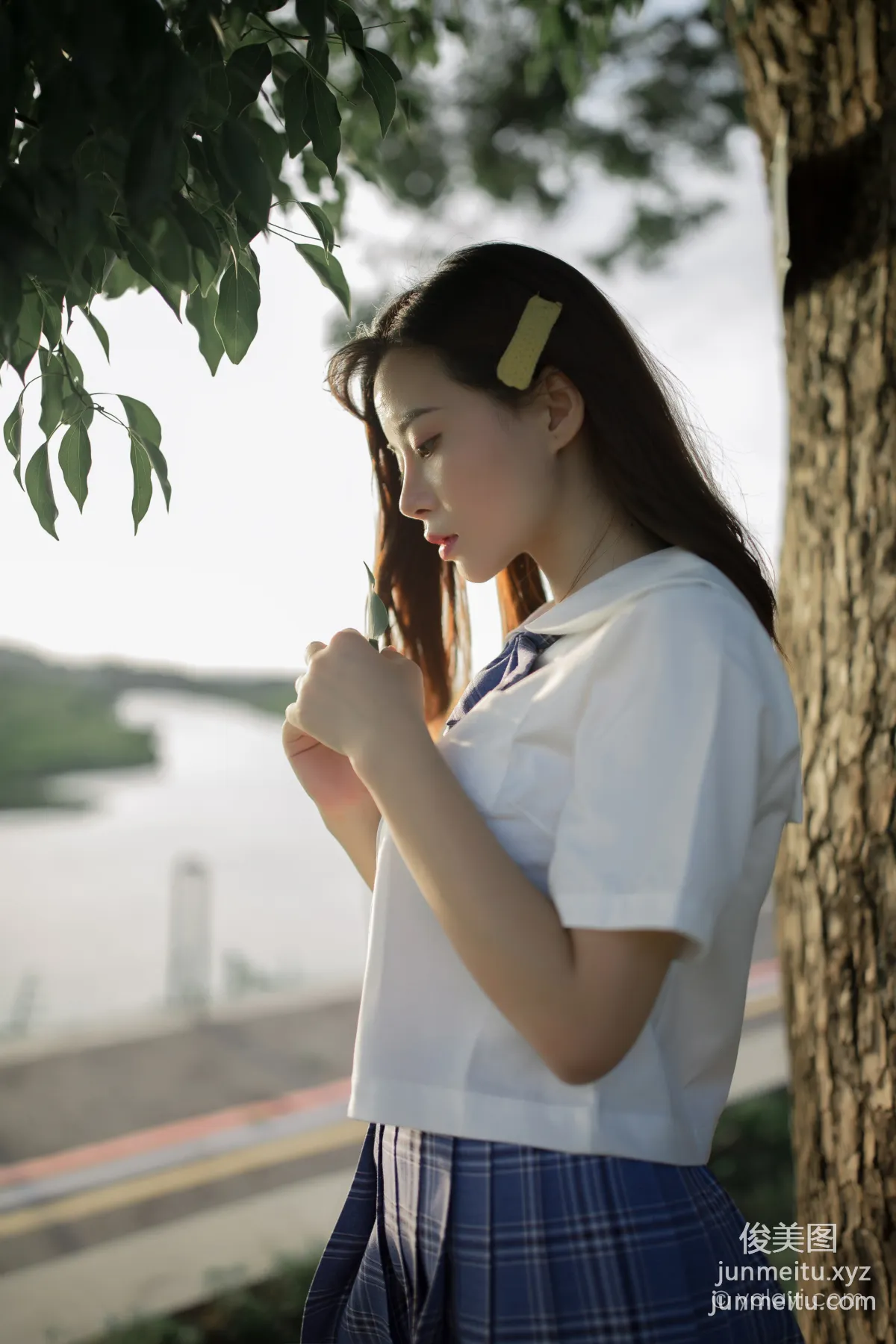 [YALAYI雅拉伊] 2020.07.28 NO.677 枝娅《青春在河畔奔走》 page 24