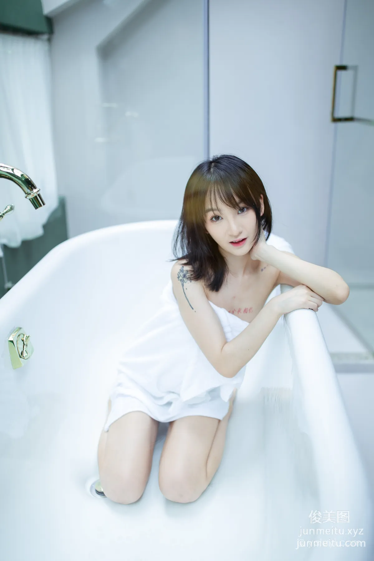 [YALAYI雅拉伊] 2020.08.06 NO.684 落落《清凉一夏》 page 44