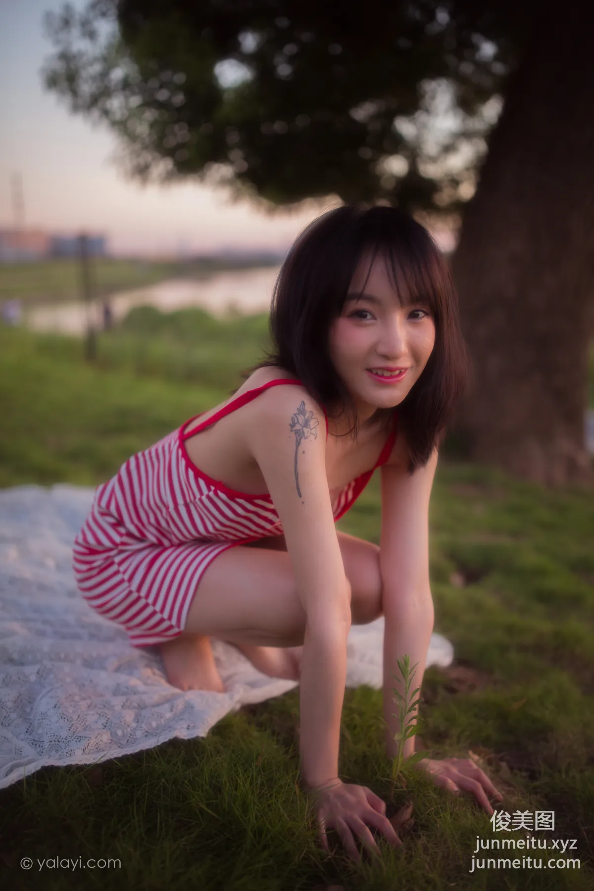 [YALAYI雅拉伊] 2020.08.17 NO.690 落落《红了》 page 39