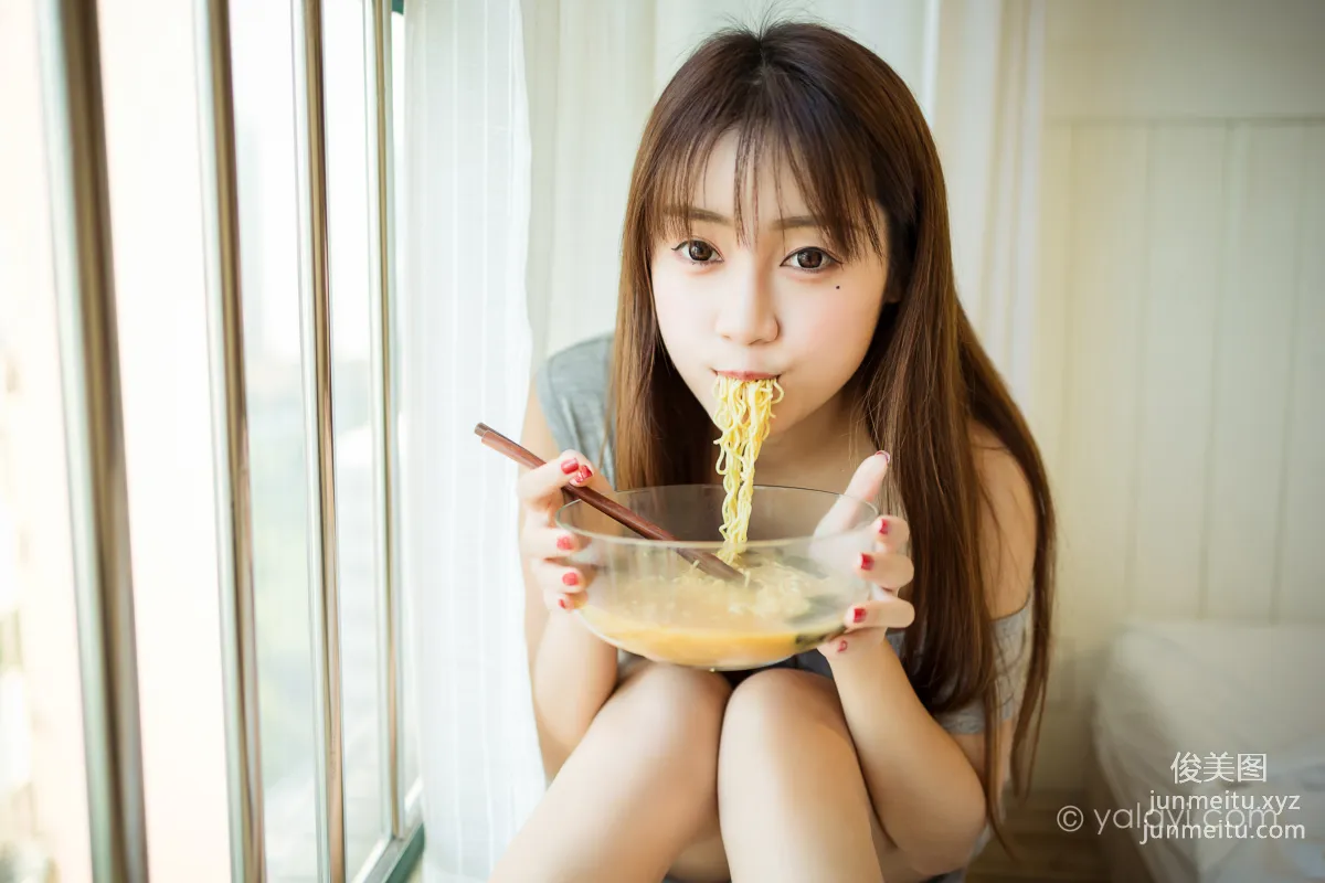 [YALAYI雅拉伊] 2020.10.02 NO.710 虞艺《吃货女友》 page 28