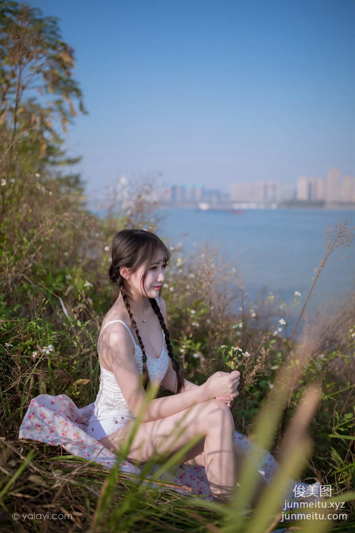 [YALAYI雅拉伊] 2020.12.07 NO.736 瓶儿《去江边》 page 3