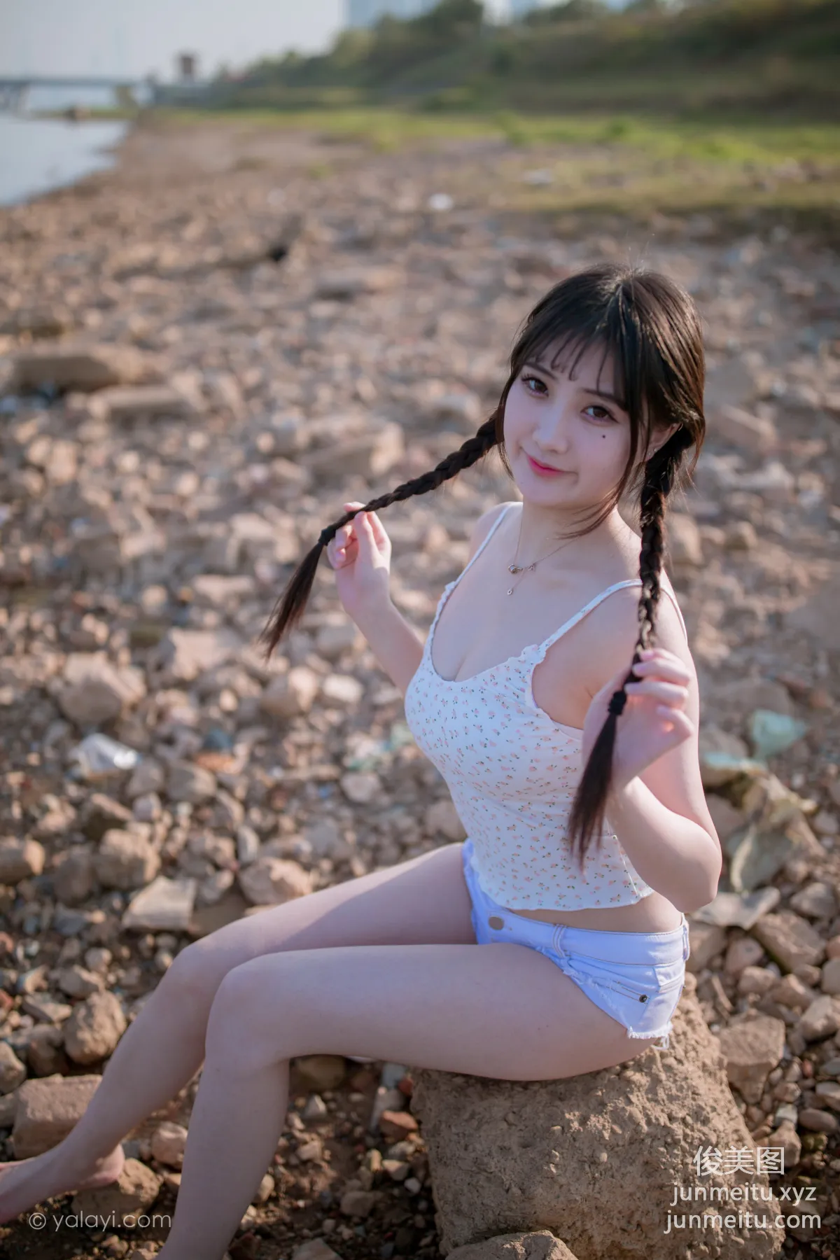 [YALAYI雅拉伊] 2020.12.07 NO.736 瓶儿《去江边》 page 32
