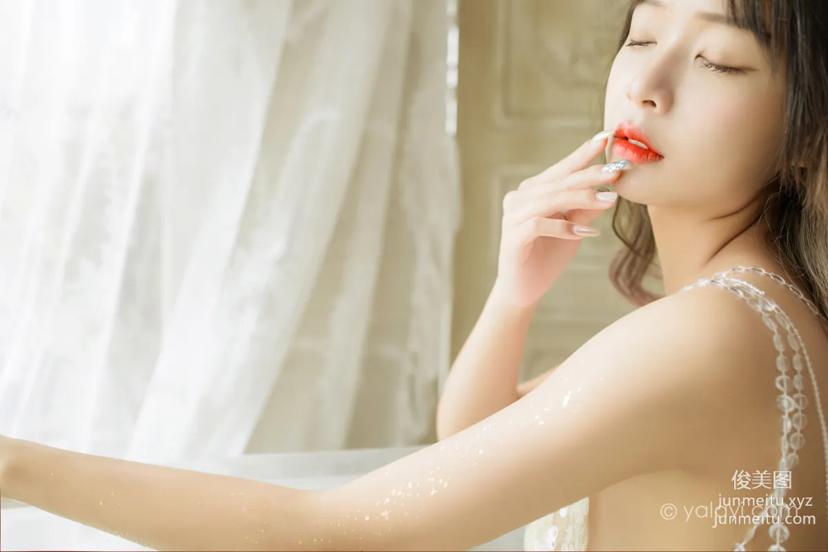 [YALAYI雅拉伊]2021.11.22 NO.868 水中白莲 阿禾 page 10