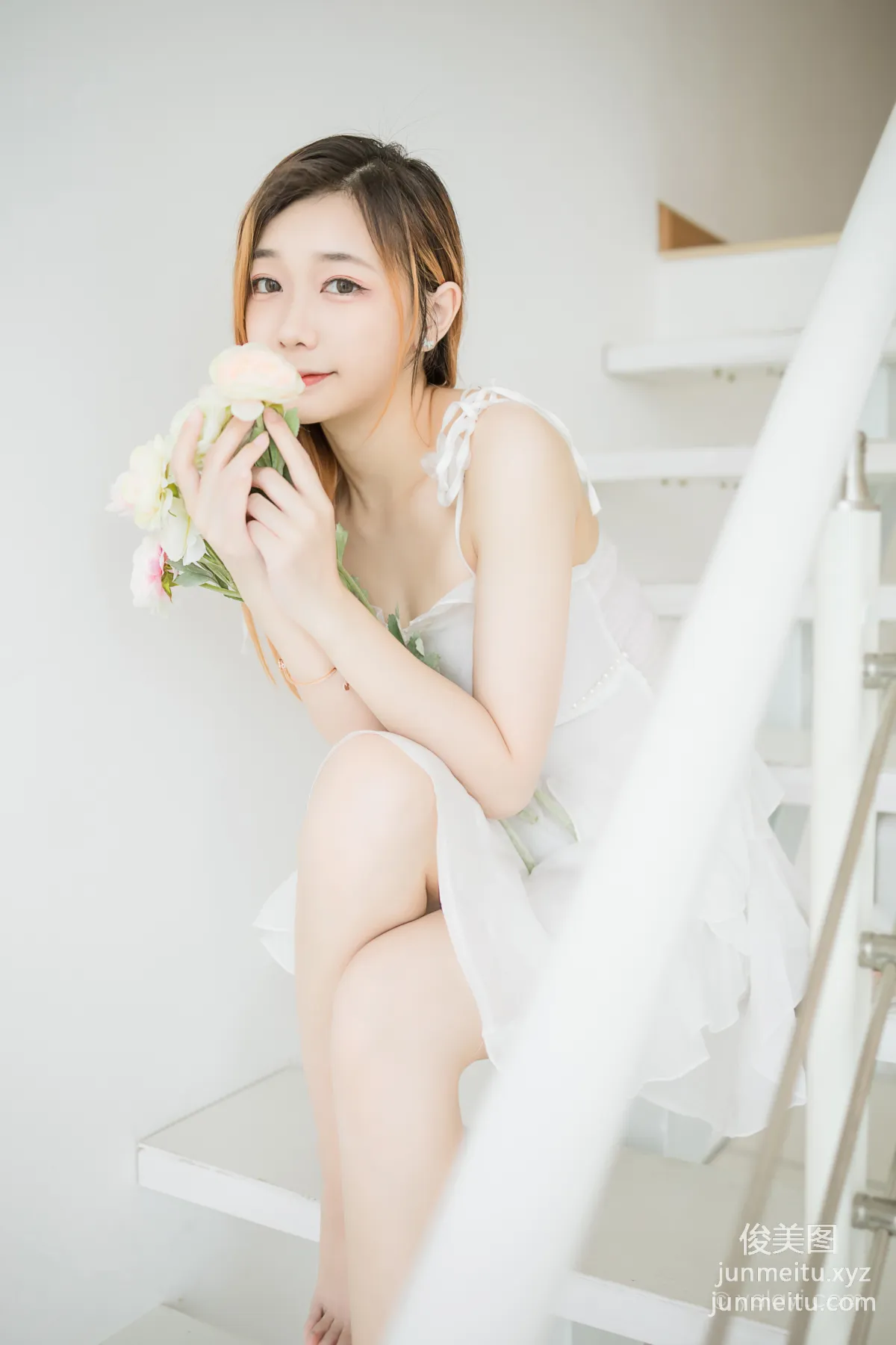 [YALAYI雅拉伊] 2022.12.03 NO.988 白衣丽人 夜夜 page 28