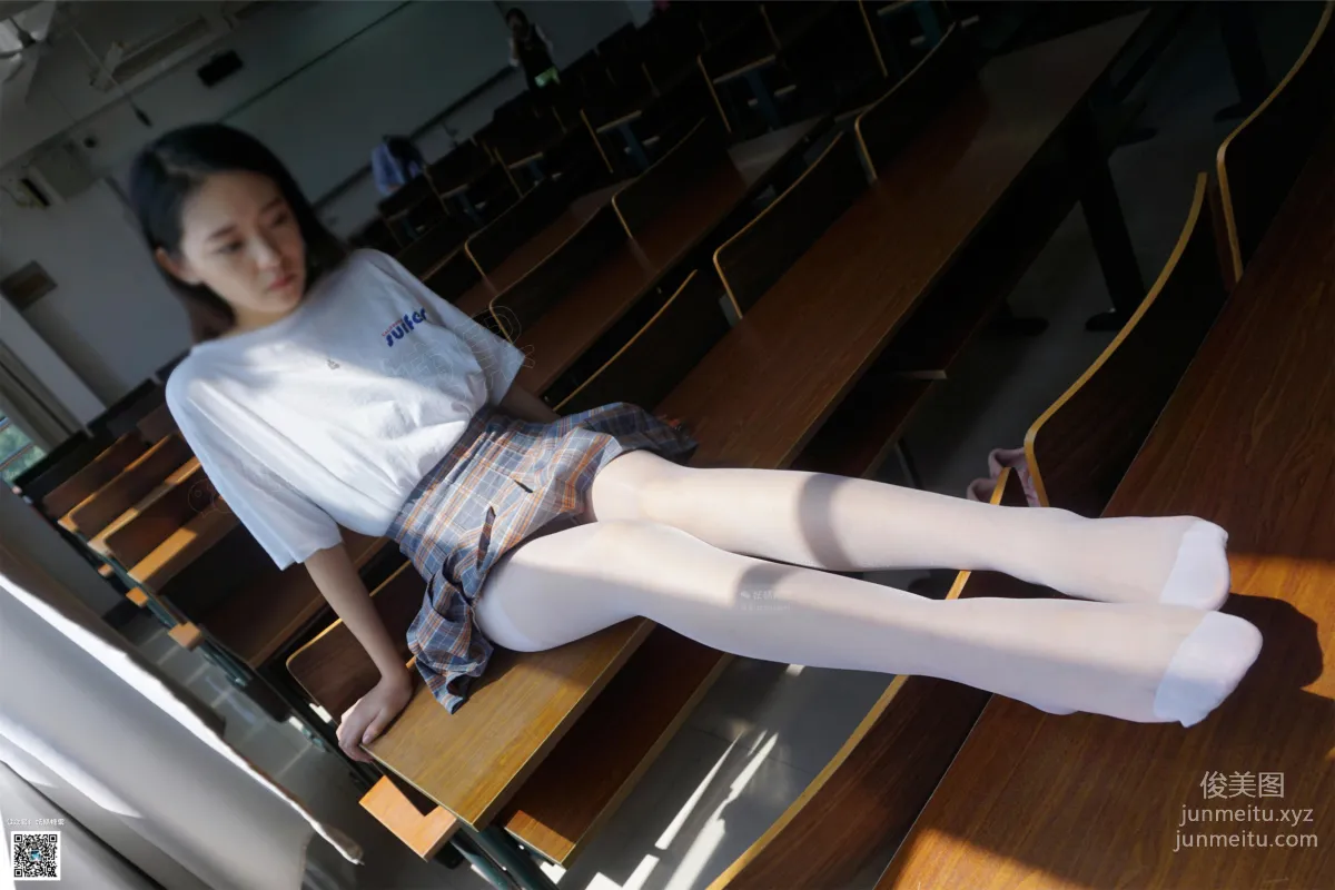 妖精视觉 NO.130 苏苏 学生装，白丝袜 [71P] page 4
