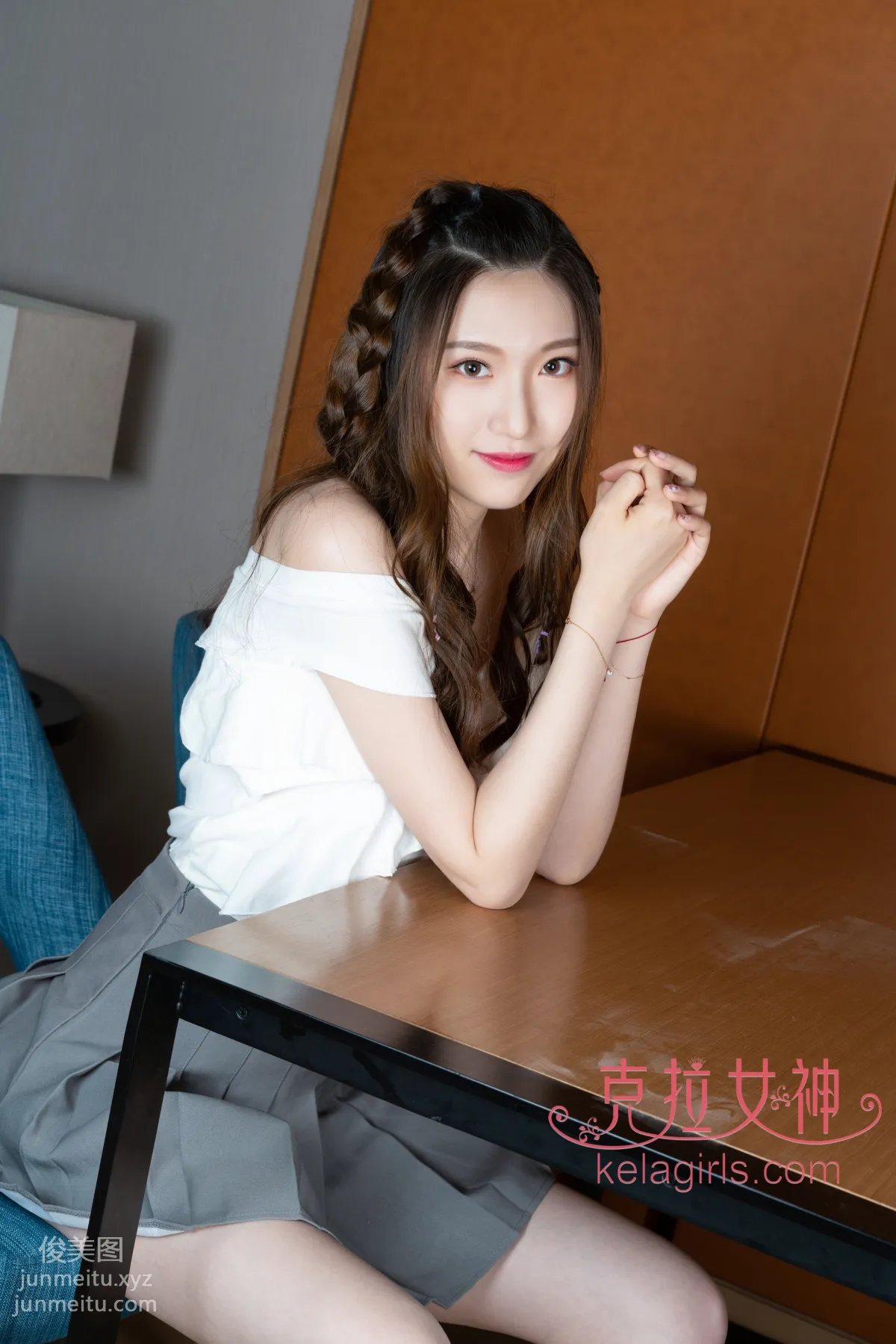 [KeLaGirls克拉女神] 2019.10.04《玉腿横陈》芊芊 page 4