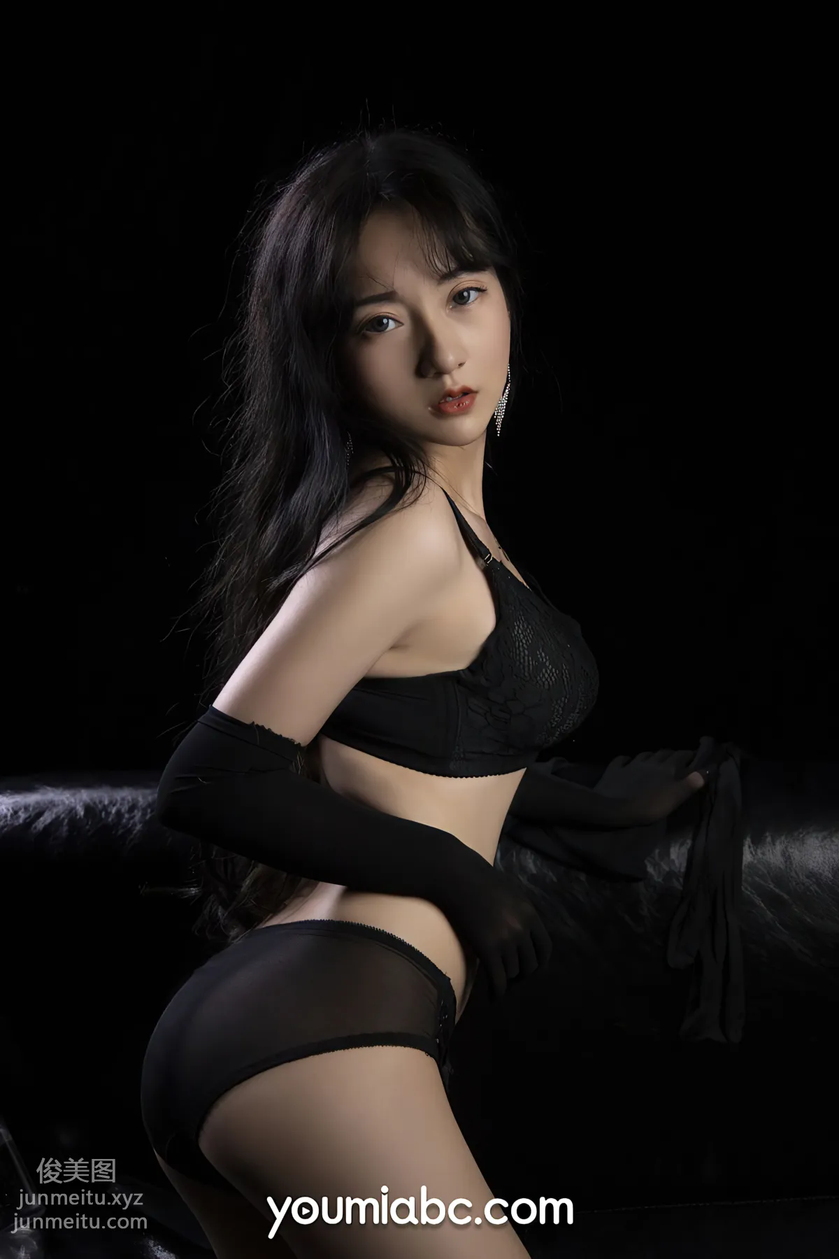 786：[YouMi尤蜜]2021.07.19 霁夜 丰臣羽立[28P] page 3