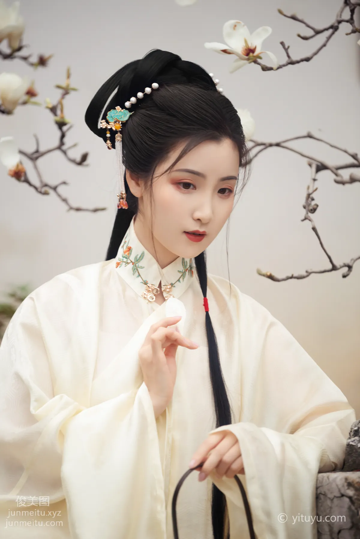 [YITUYU艺图语]2021.05.10 玉兰 金儿 page 8