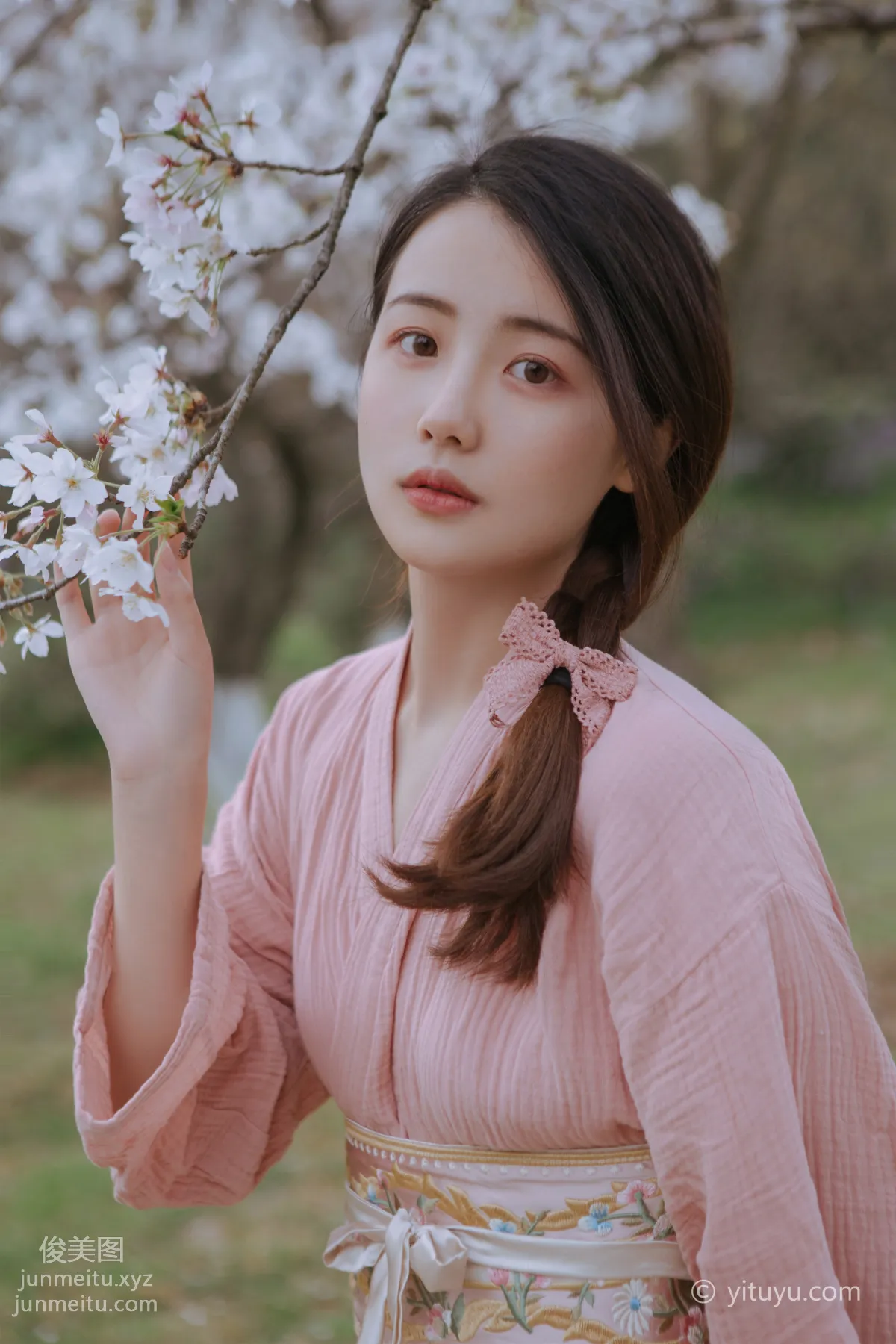 [YITUYU艺图语]2021.05.19 起风渐暖，樱花将灿 一只小四月 page 24