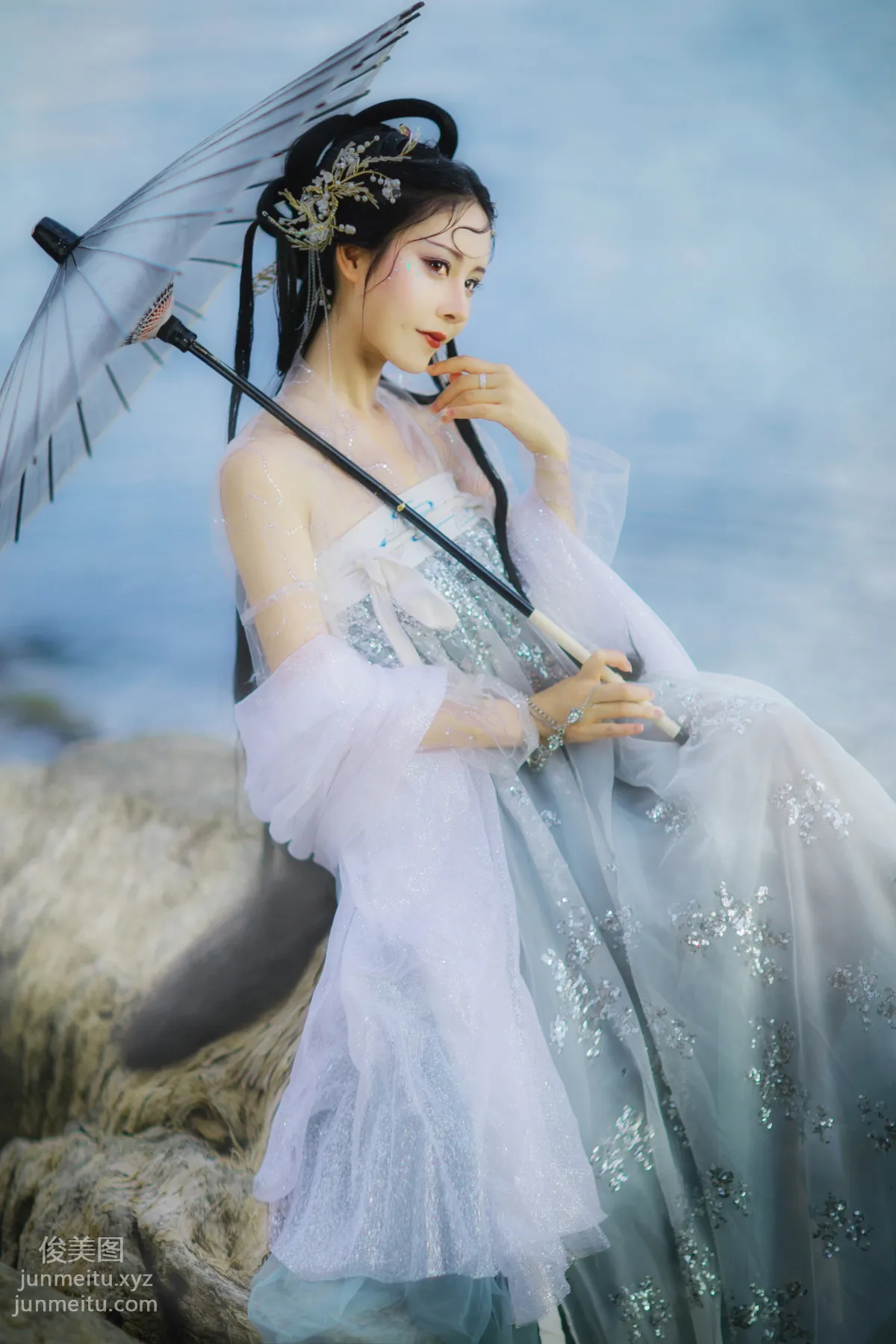 [YITUYU艺图语]2021.10.13 海妖 葵花花花儿 page 8