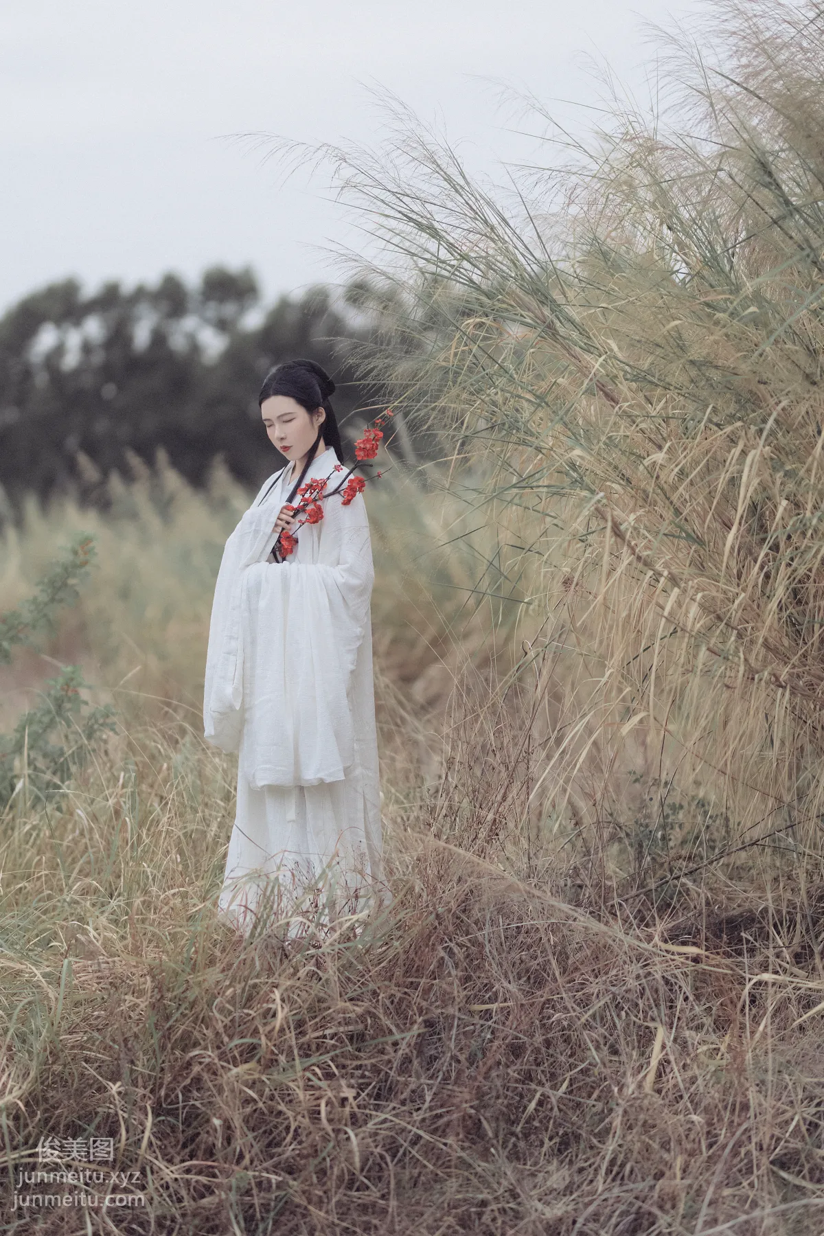 [YITUYU艺图语]2021.10.22 白衣隐 Yiyi page 20