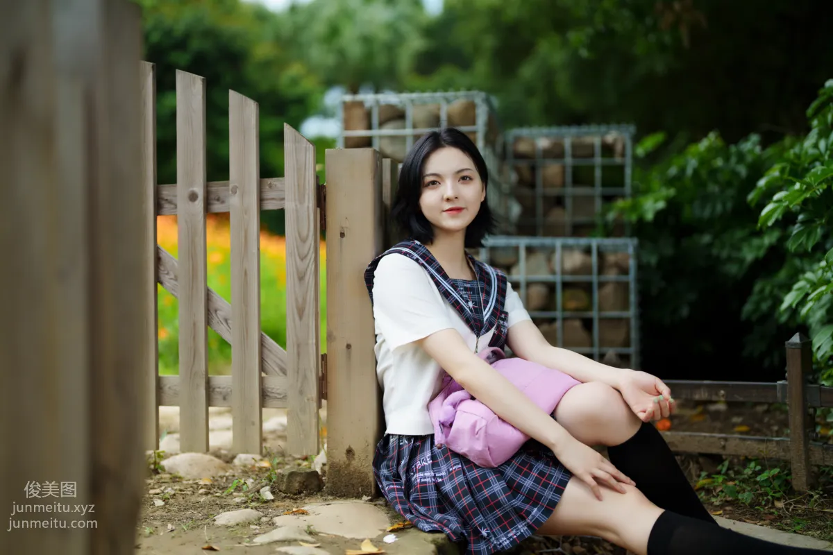 [YITUYU艺图语]2021.11.12 花田里的JK少女 dudu page 16