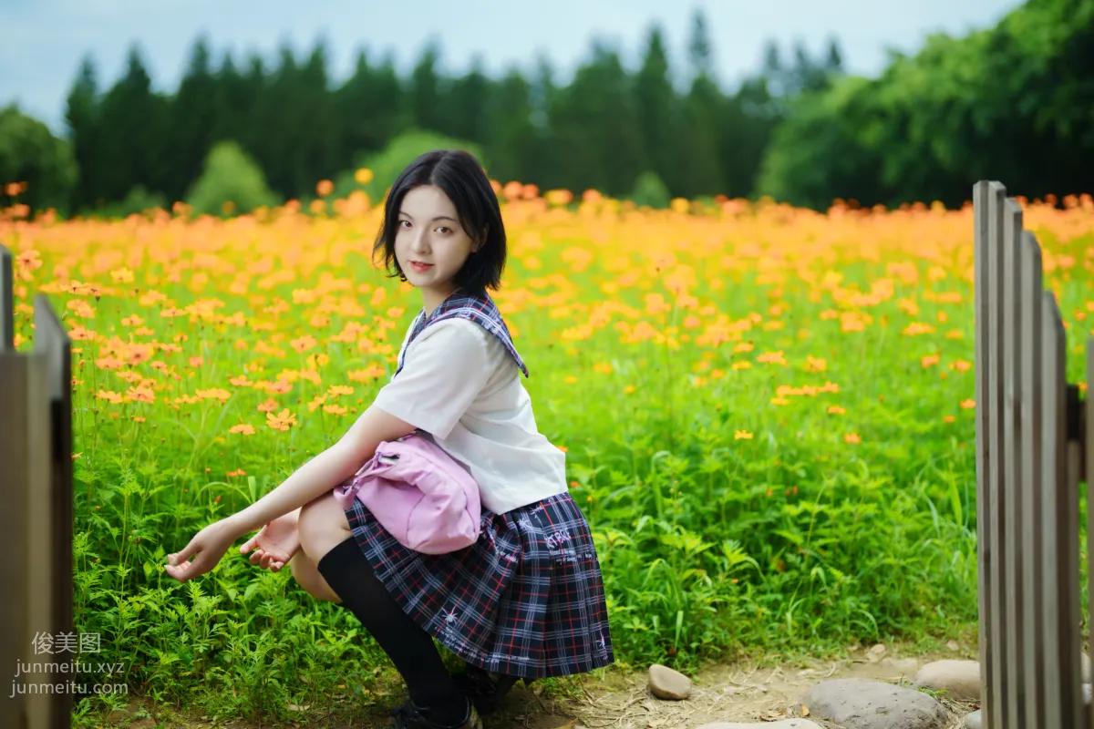[YITUYU艺图语]2021.11.12 花田里的JK少女 dudu page 27
