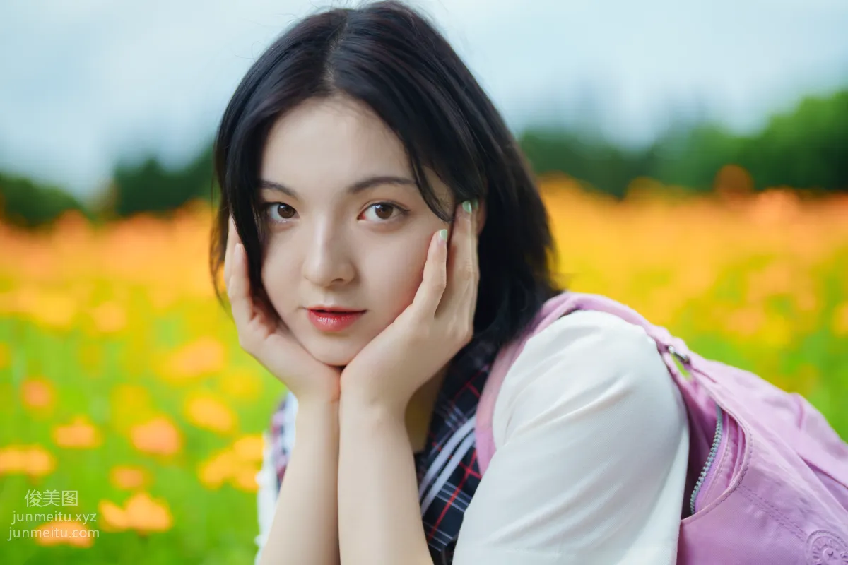 [YITUYU艺图语]2021.11.12 花田里的JK少女 dudu page 28