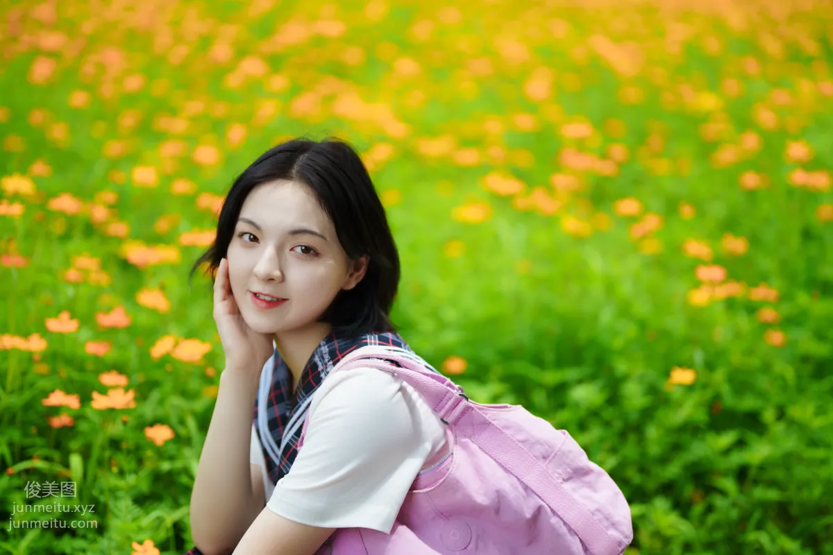 [YITUYU艺图语]2021.11.12 花田里的JK少女 dudu page 30