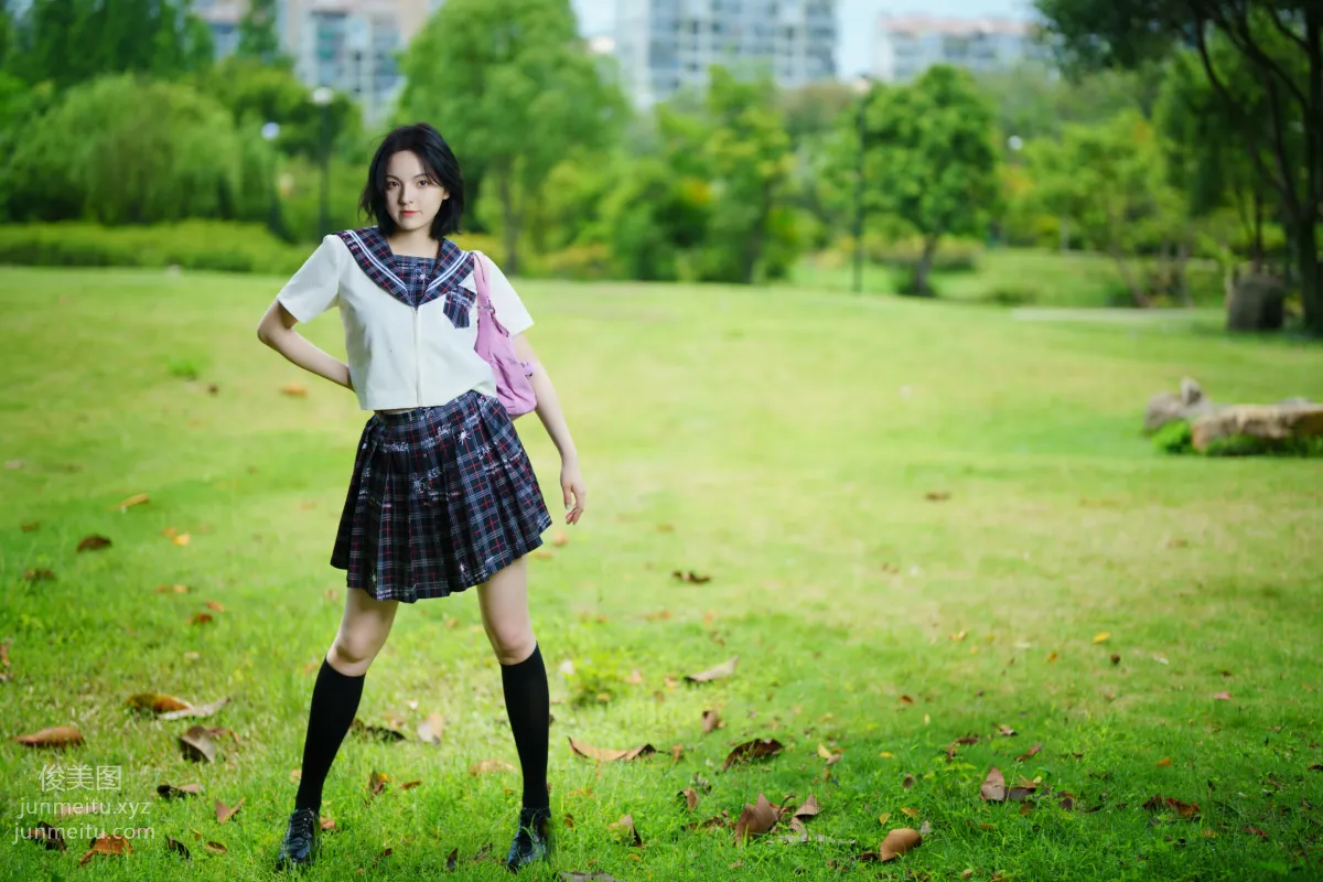 [YITUYU艺图语]2021.11.12 花田里的JK少女 dudu page 36