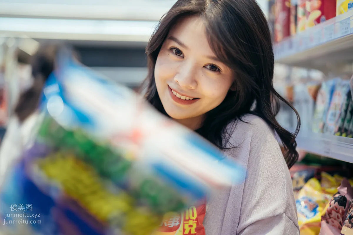 [YITUYU艺图语]2022.01.26 一大堆零食，便利店里的小满足 喵喵喵是锦儿呀 page 15