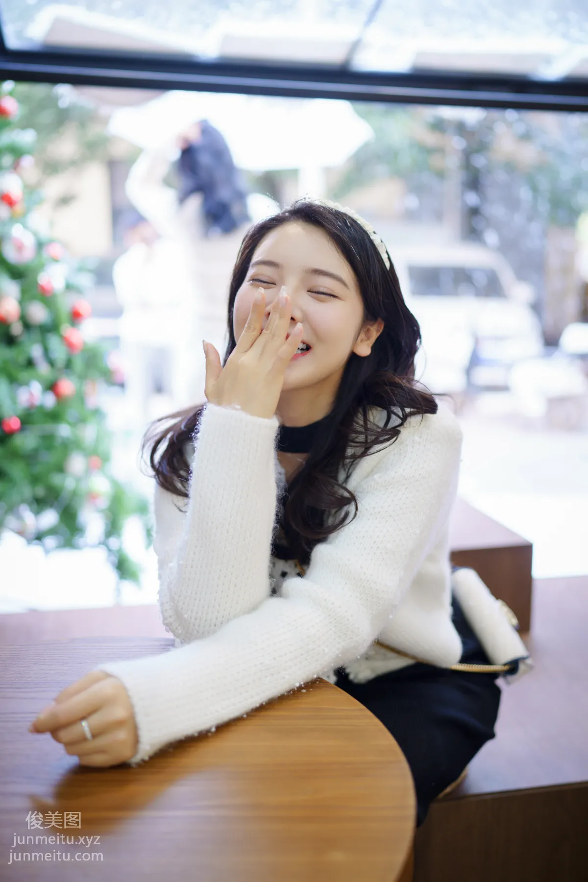 [YITUYU艺图语]2022.01.29 叮叮当，圣诞美景主题人像摄影 喵喵喵是锦儿呀 page 19
