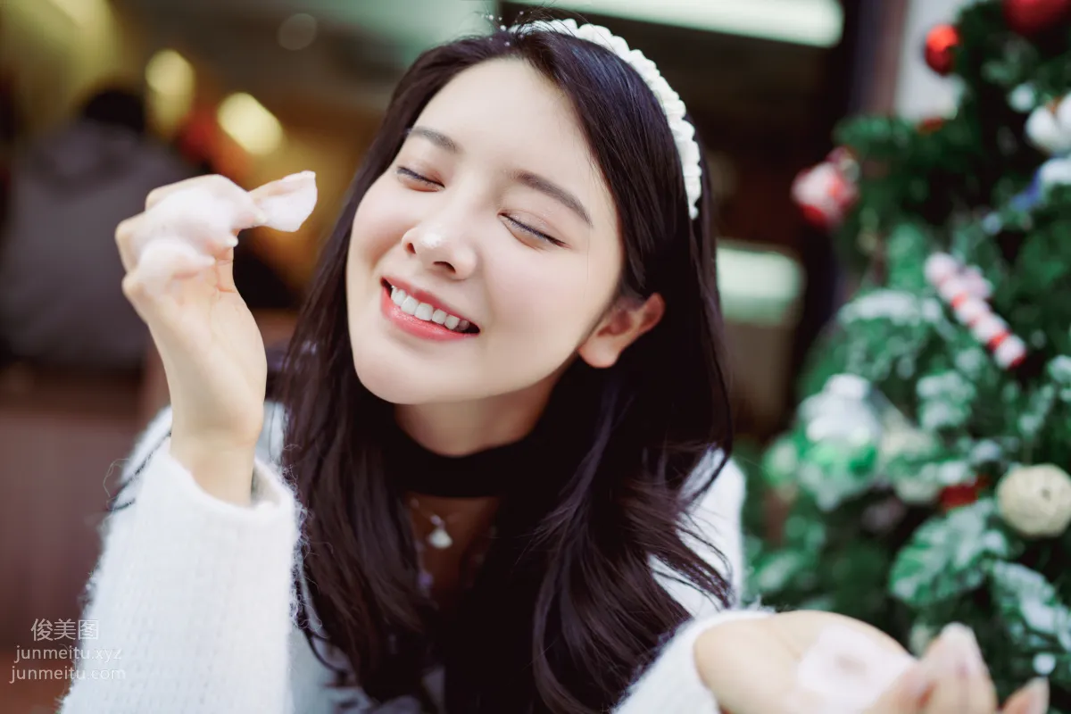 [YITUYU艺图语]2022.01.29 叮叮当，圣诞美景主题人像摄影 喵喵喵是锦儿呀 page 25