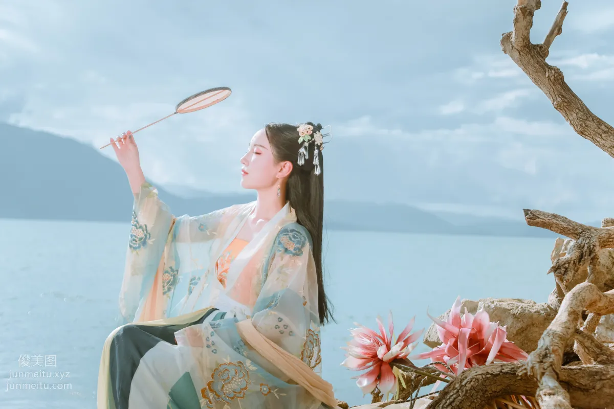 [YITUYU艺图语]2022.01.29 清水出芙蓉 Julie page 9