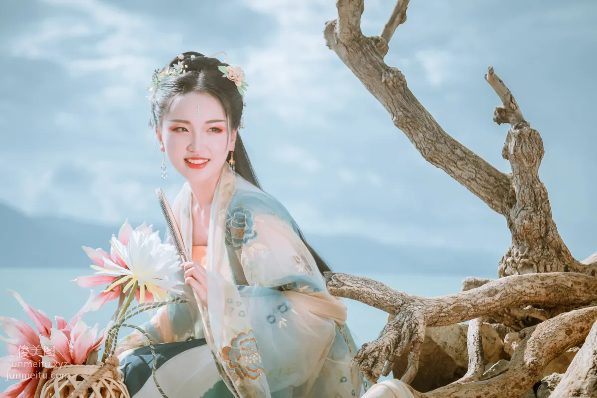 [YITUYU艺图语]2022.01.29 清水出芙蓉 Julie page 14