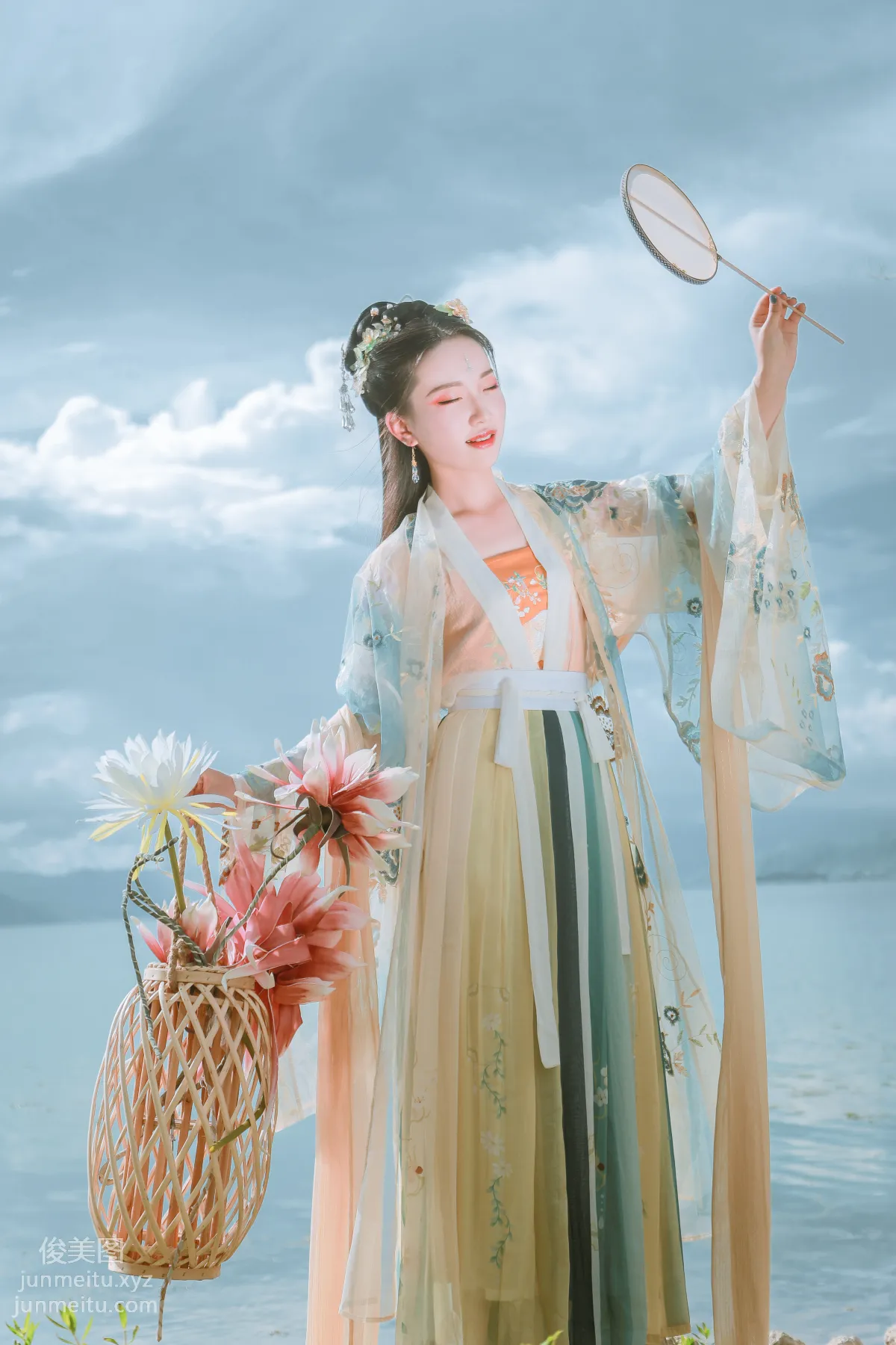 [YITUYU艺图语]2022.01.29 清水出芙蓉 Julie page 15