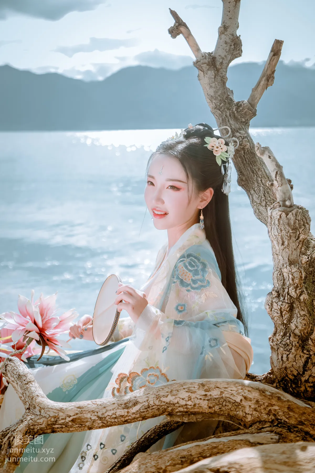 [YITUYU艺图语]2022.01.29 清水出芙蓉 Julie page 19