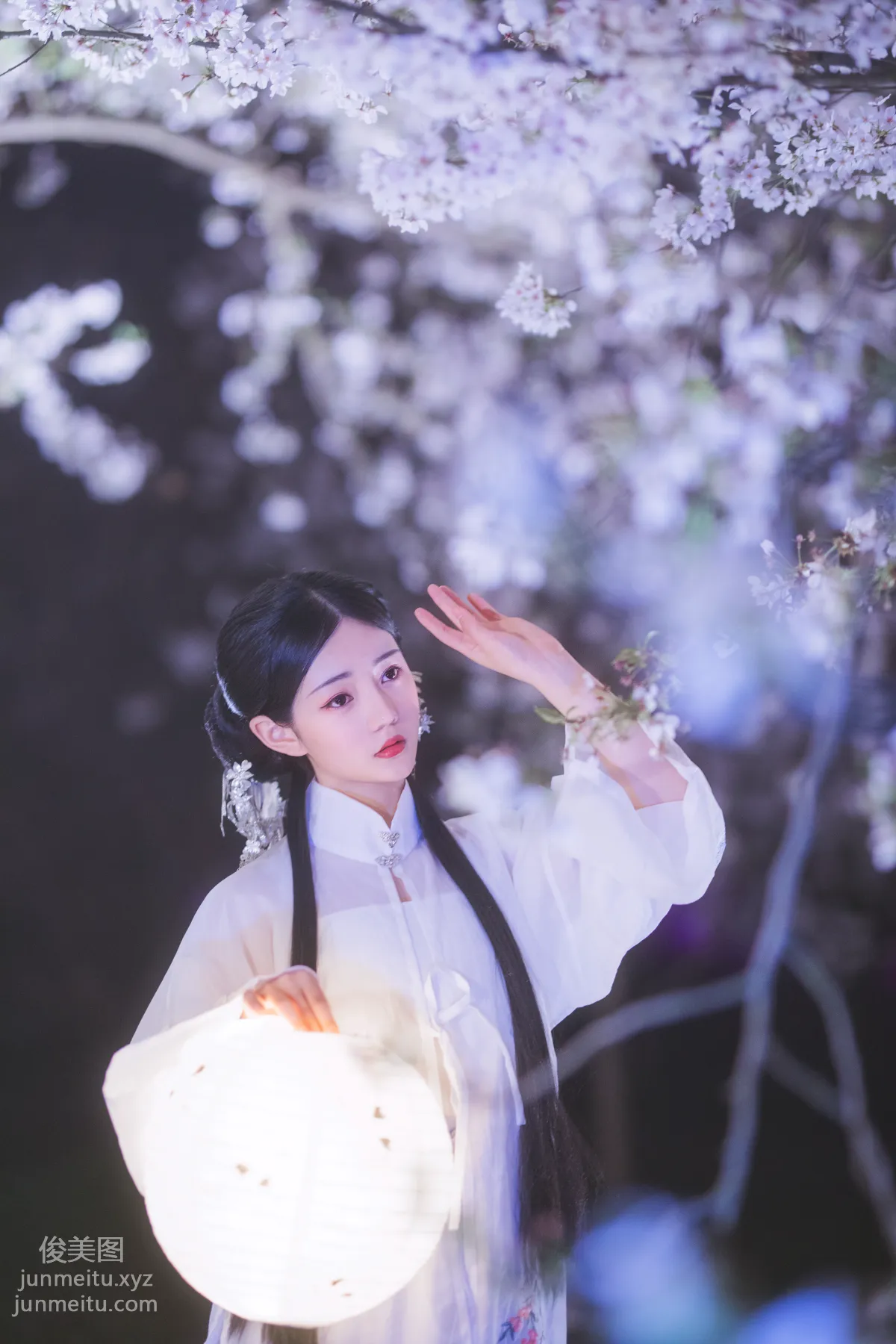 [艺图语] 2022.05.11 梦遣看花人 吴莹琨琨 page 7