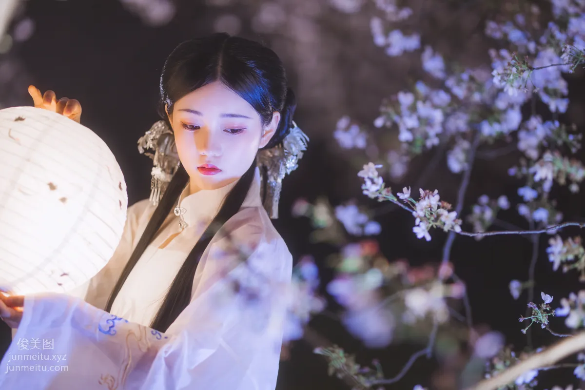 [艺图语] 2022.05.11 梦遣看花人 吴莹琨琨 page 9