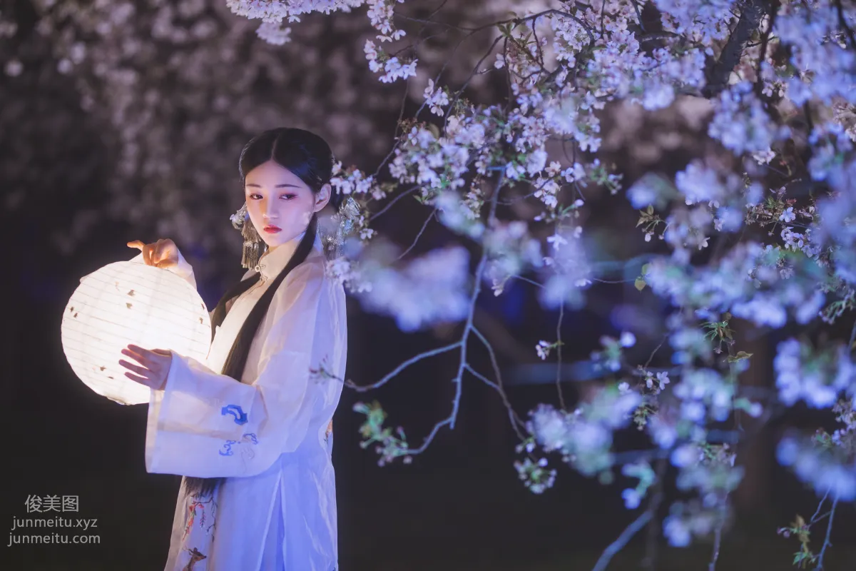 [艺图语] 2022.05.11 梦遣看花人 吴莹琨琨 page 15