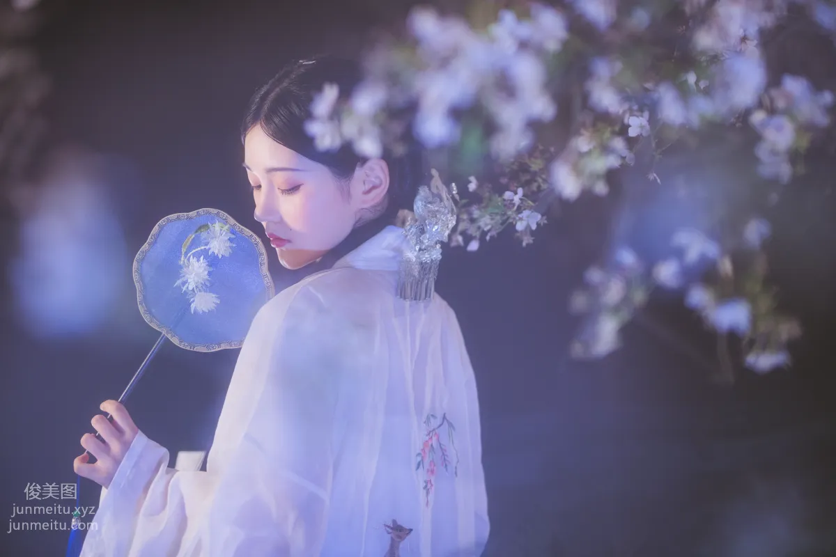 [艺图语] 2022.05.11 梦遣看花人 吴莹琨琨 page 16