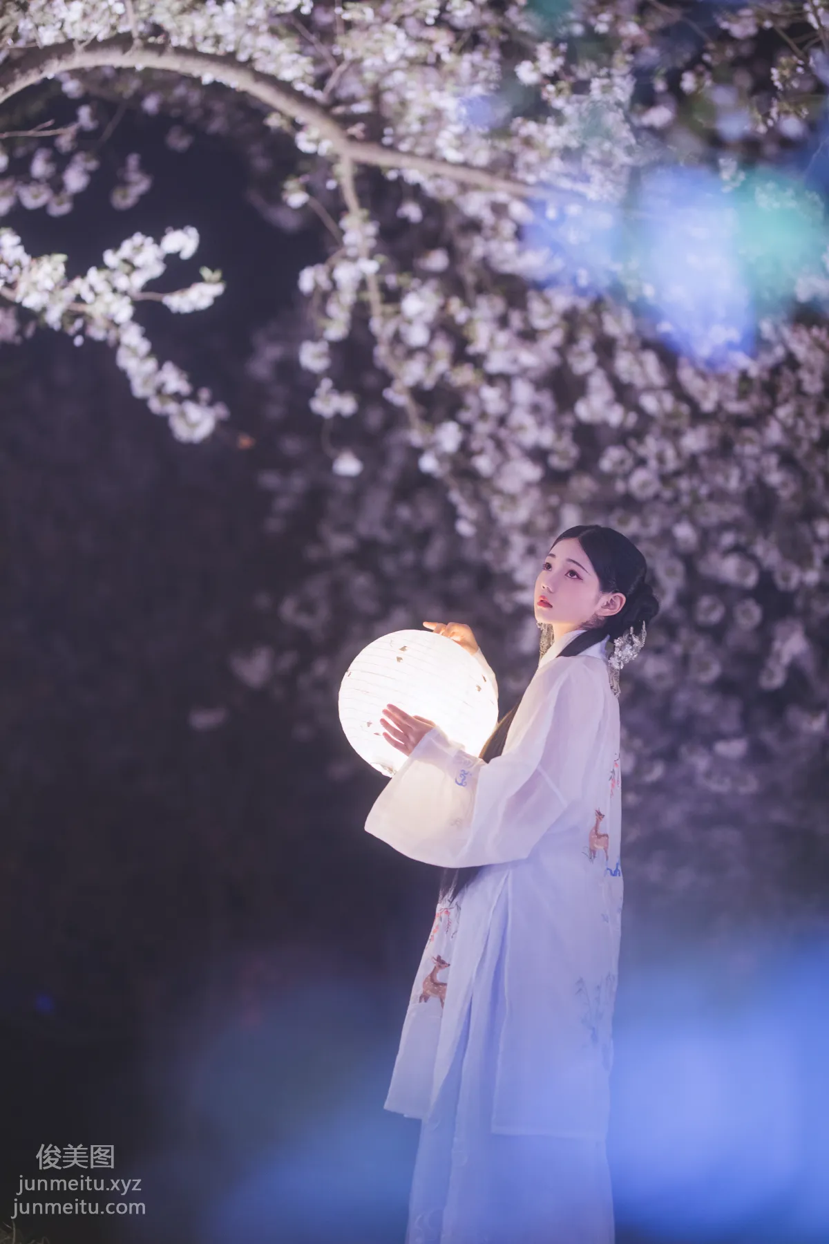 [艺图语] 2022.05.11 梦遣看花人 吴莹琨琨 page 19