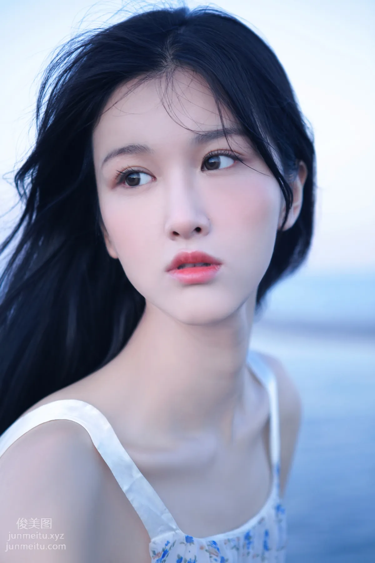 [艺图语] 2022.05.15 很靠近海 尚雨茜Momooly page 4