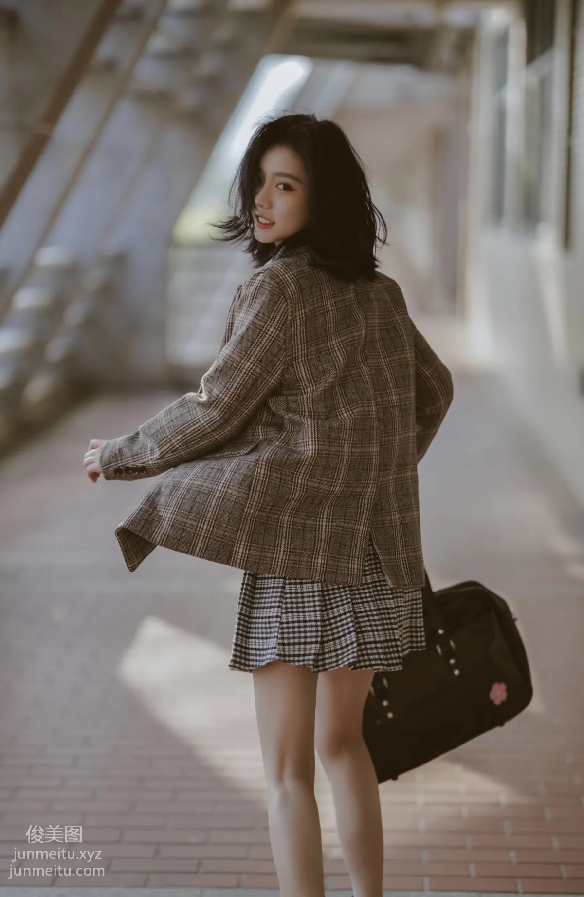 [艺图语] 2022.05.22 你的眼中明暗交杂一笑生花 Enndme page 4
