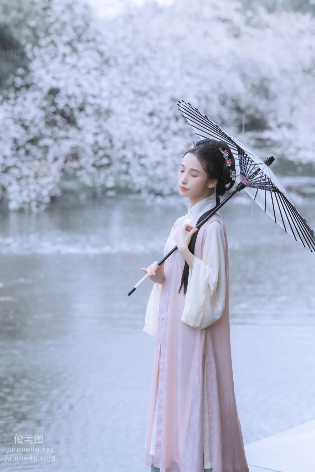 [艺图语] 2022.05.25 雨樱花 眸小妖 page 11