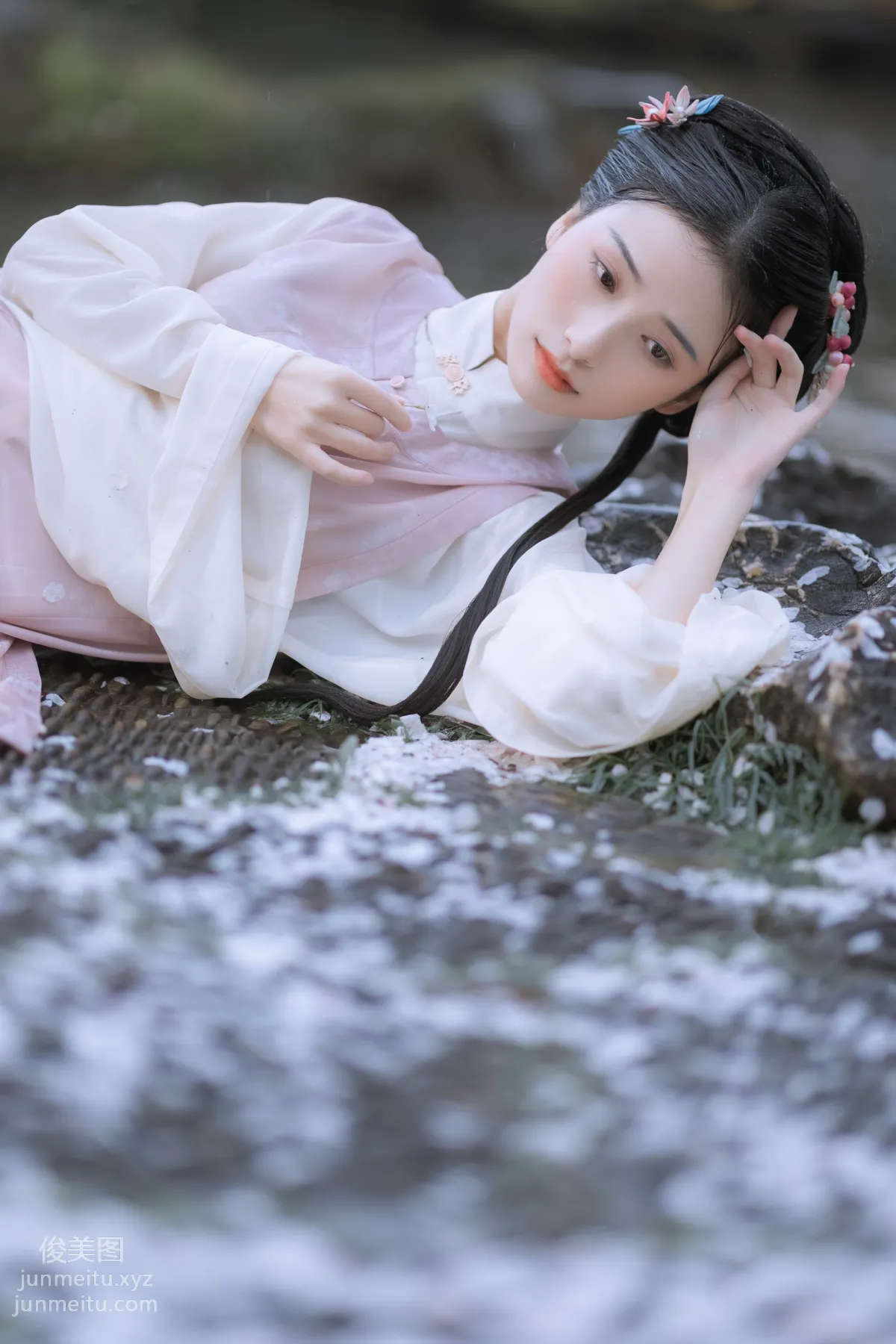 [艺图语] 2022.05.25 雨樱花 眸小妖 page 25